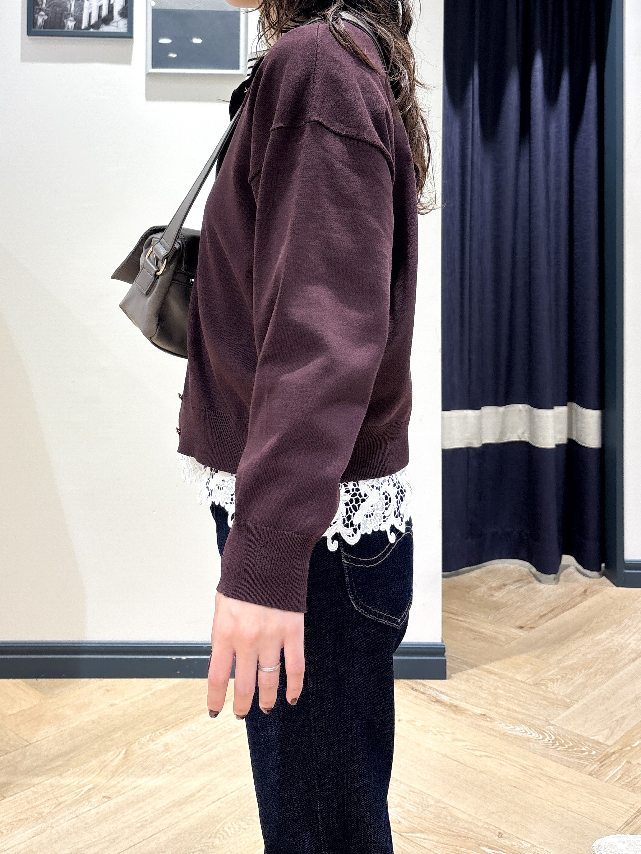 ayakaさんの「grove｜【前後2WAY】さりげなく、上品にきらめく ニットカーディガン」を使ったコーディネート