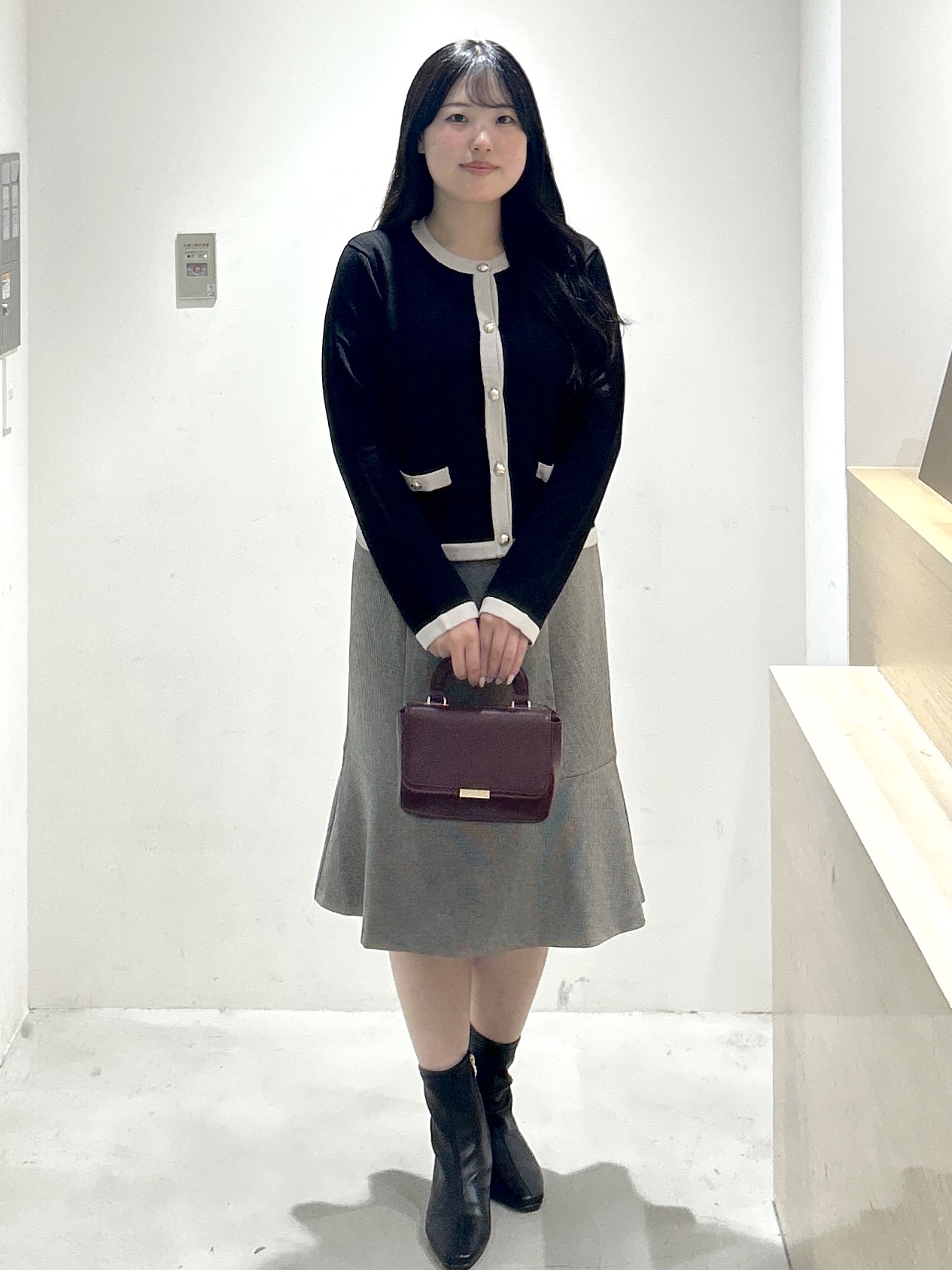 sayaさんの「OPAQUE.CLIP｜バイカラークルーネックカーディガン【洗濯機OK】」を使ったコーディネート