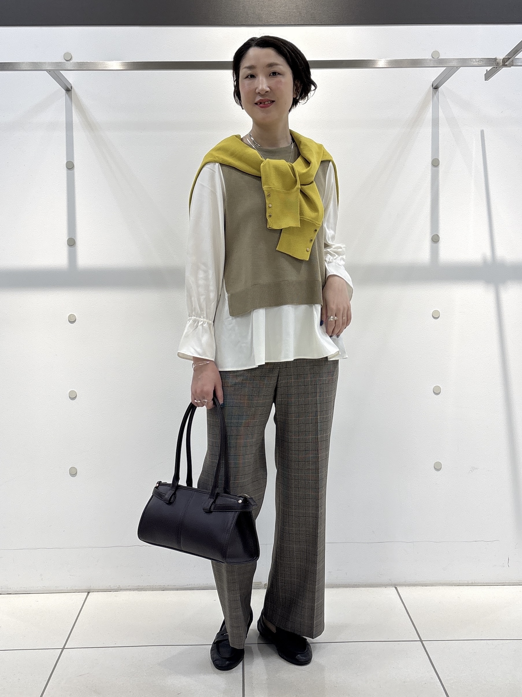 yuriさんの「INDIVI｜【洗える／1枚でコーデ完成】重ね着風ニットトップス」を使ったコーディネート
