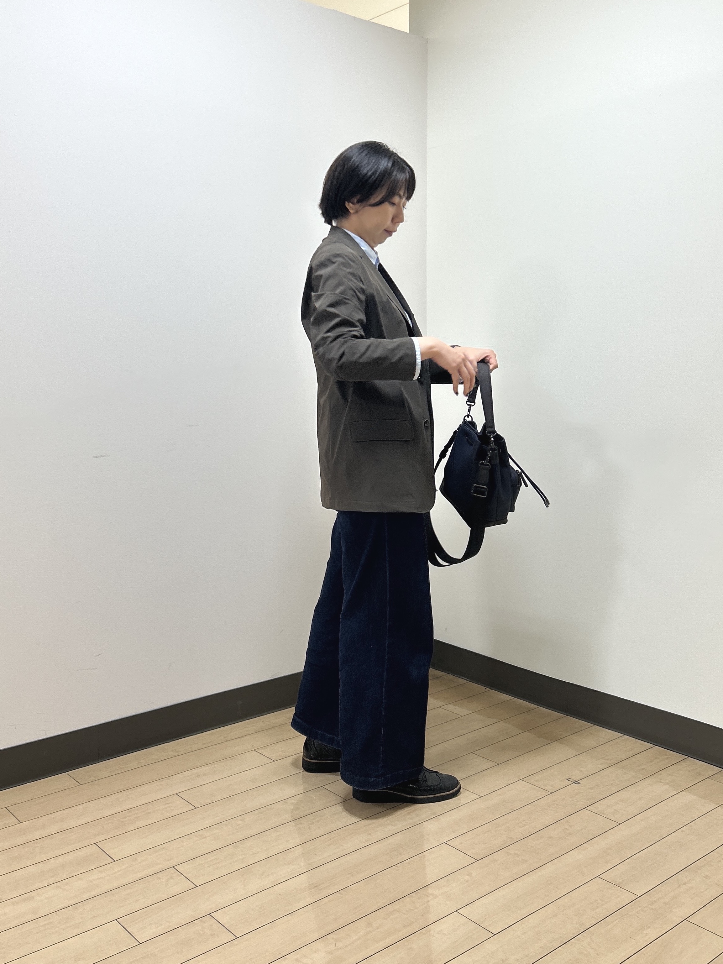 okaさんの「TAKEO KIKUCHI｜3Dナイロンストレッチ ジャケット」を使ったコーディネート