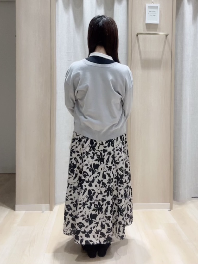 たけちゃんさんの「grove｜【洗濯機OK/シワになりにくい】1枚で華やぐ配色ボウタイブラウス」を使ったコーディネート