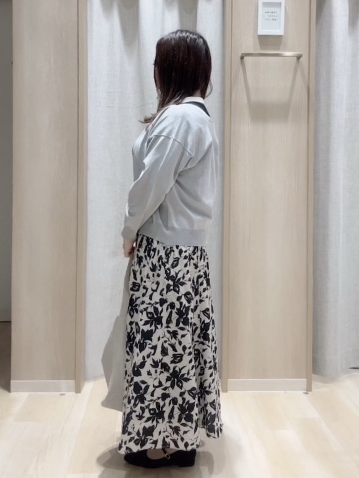 たけちゃんさんの「grove｜【洗濯機OK/シワになりにくい】1枚で華やぐ配色ボウタイブラウス」を使ったコーディネート