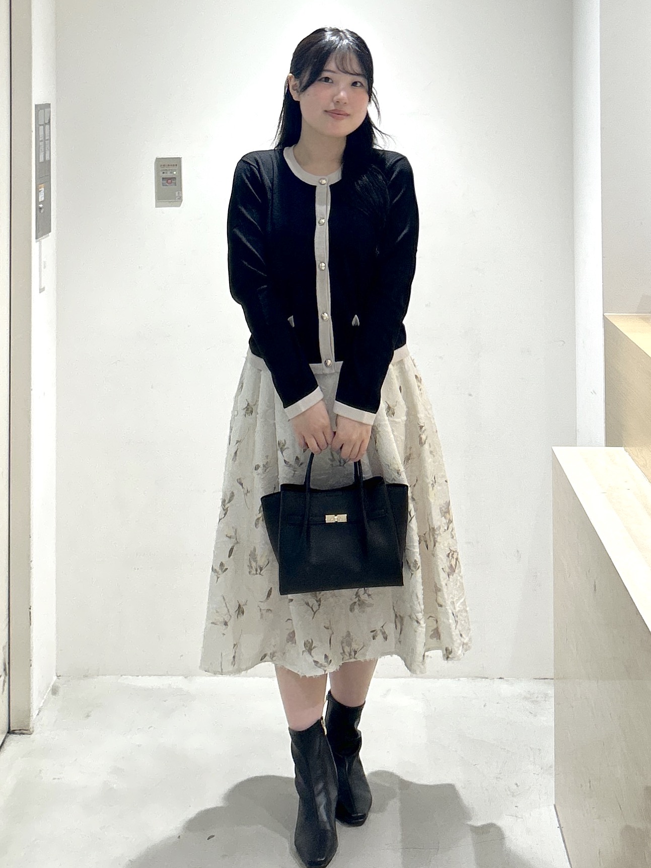 sayaさんの「OPAQUE.CLIP｜バイカラークルーネックカーディガン【洗濯機OK】」を使ったコーディネート