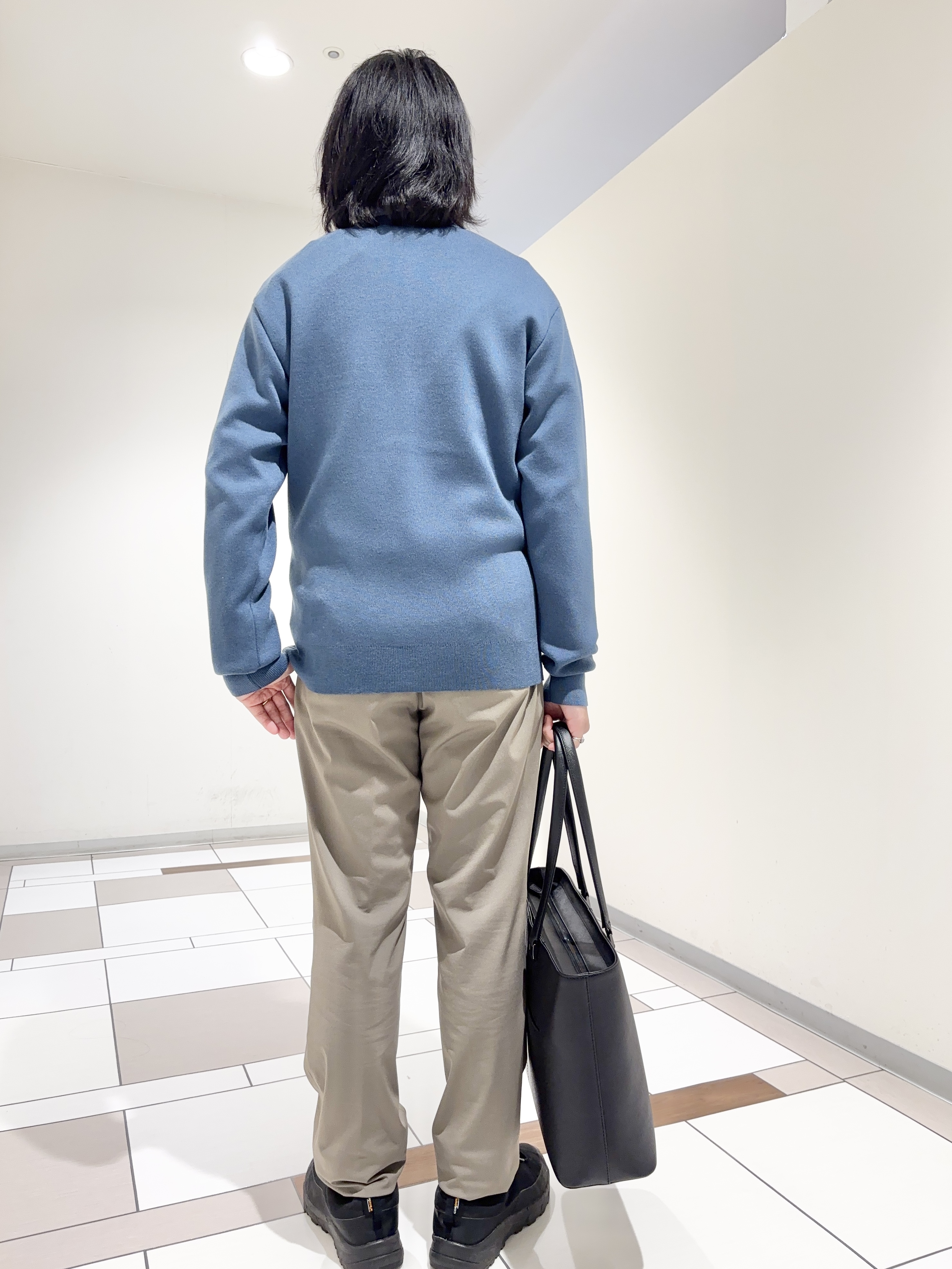 及川さんの「TAKEO KIKUCHI｜【BOWLER HAT LABEL】日本製クルーネックカーディガン」を使ったコーディネート