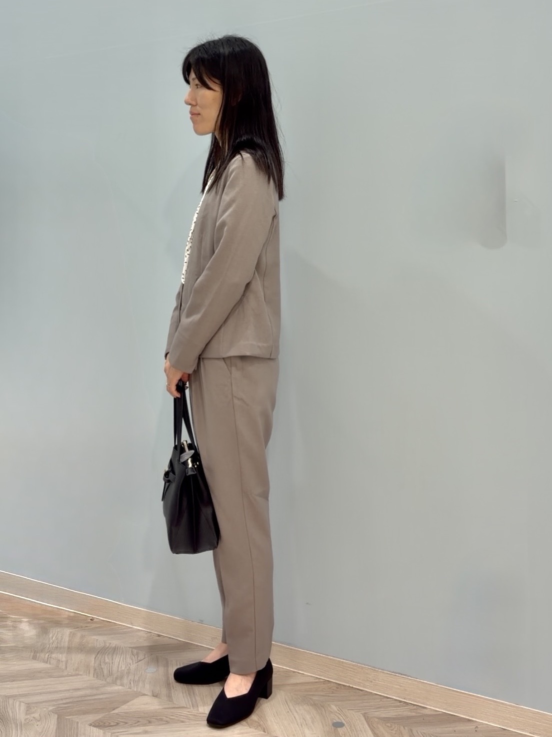 大西直穂さんの「SHOO･LA･RUE｜【セットアップ可/通勤/洗濯機可/SS-LL】女性らしく決まる カラーレスジャケット」を使ったコーディネート