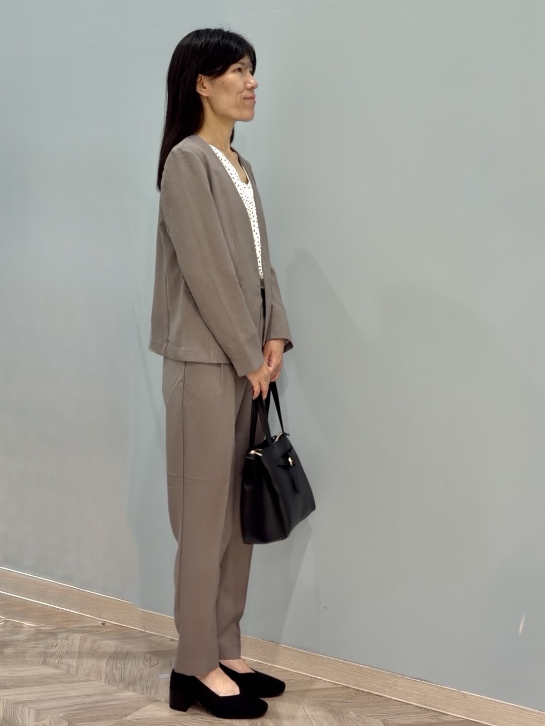 大西直穂さんの「SHOO･LA･RUE｜【セットアップ可/通勤/洗濯機可/SS-LL】女性らしく決まる カラーレスジャケット」を使ったコーディネート