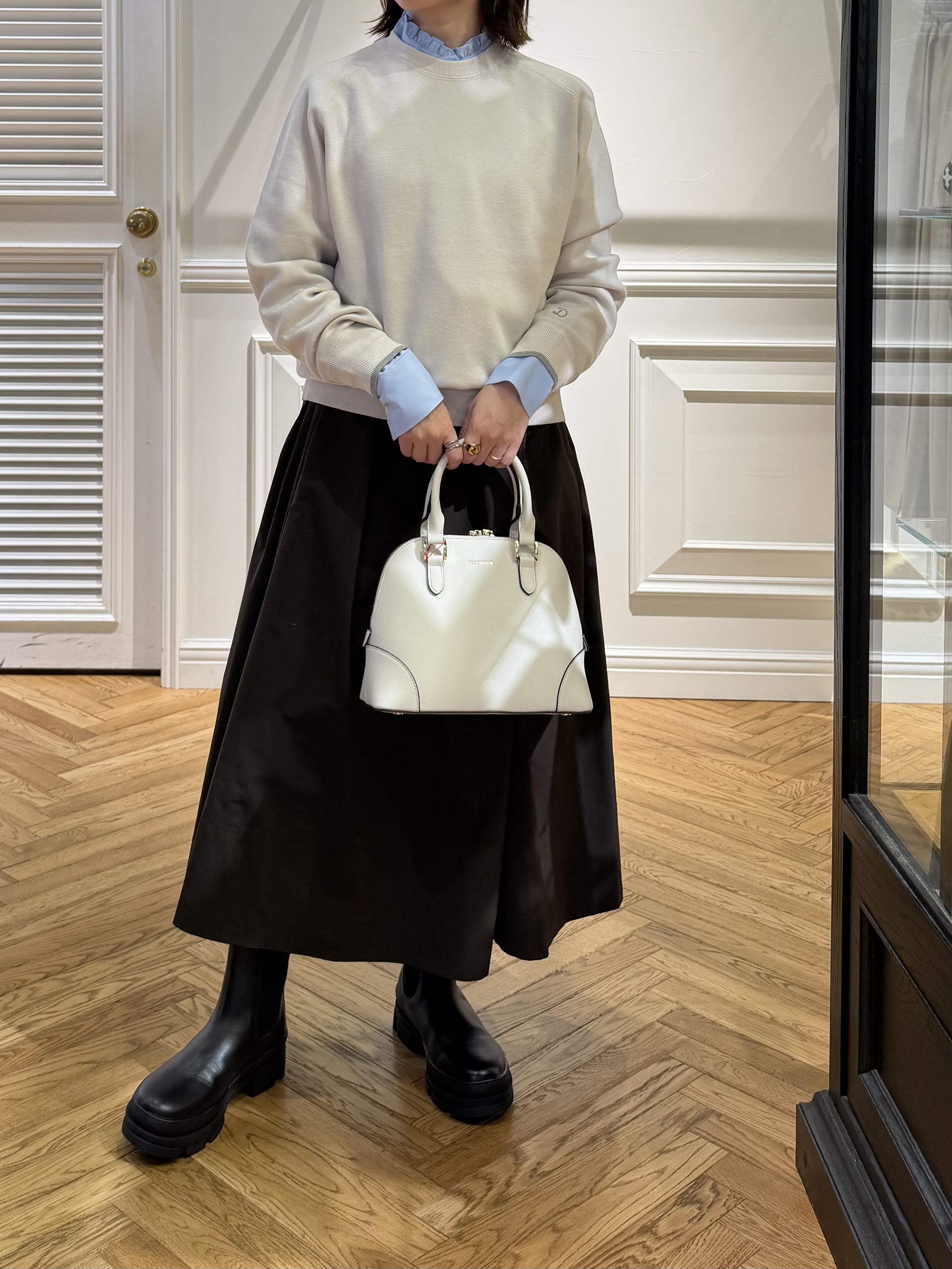 つじ まこさんの「DRESSTERIOR｜【6色展開/ウォッシャブル】コットンカシミヤニット」を使ったコーディネート