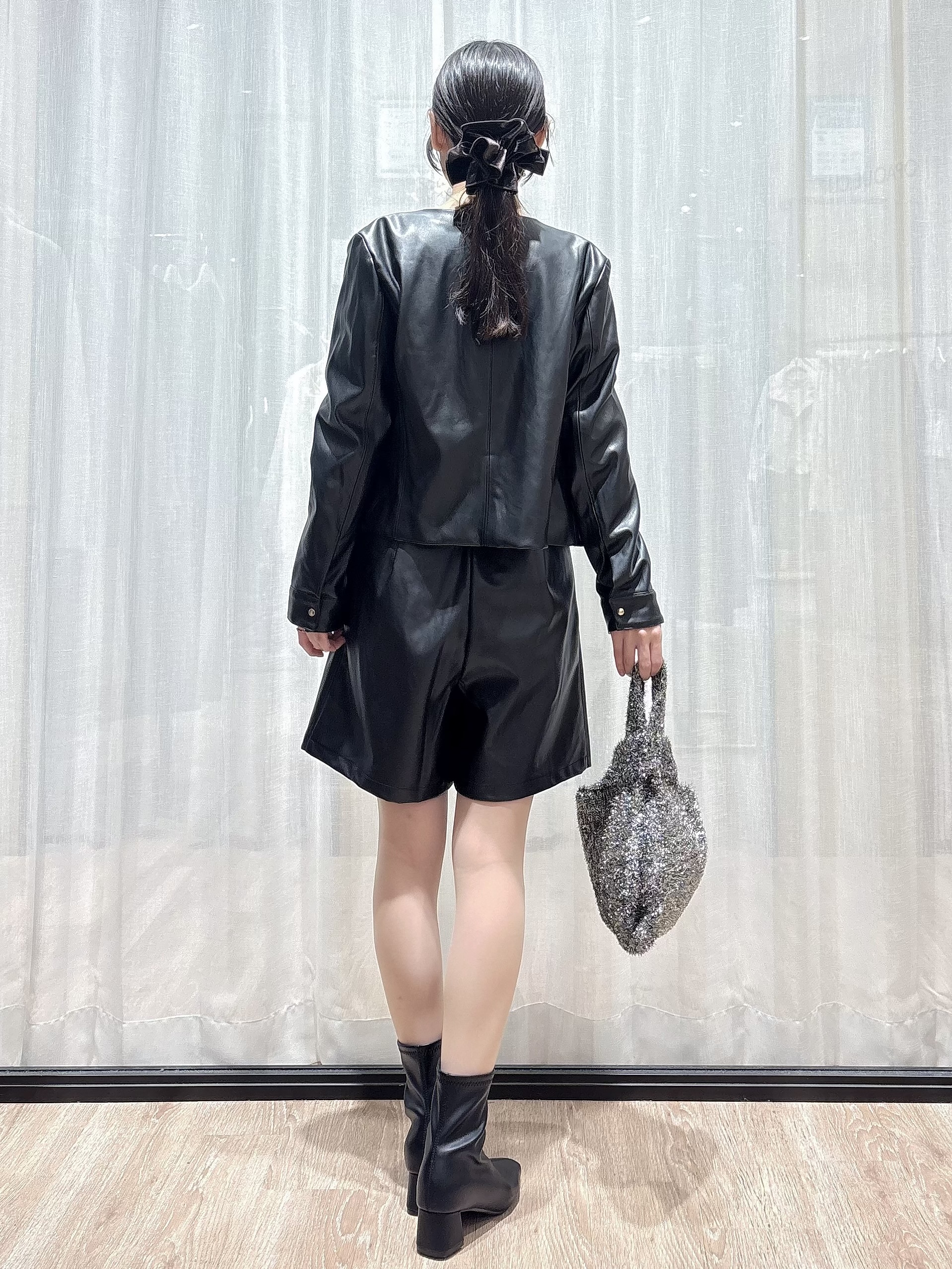 ぞうげさんの「OPAQUE.CLIP｜【洗える】レザー調／スウェード風ノーカラーブルゾン」を使ったコーディネート