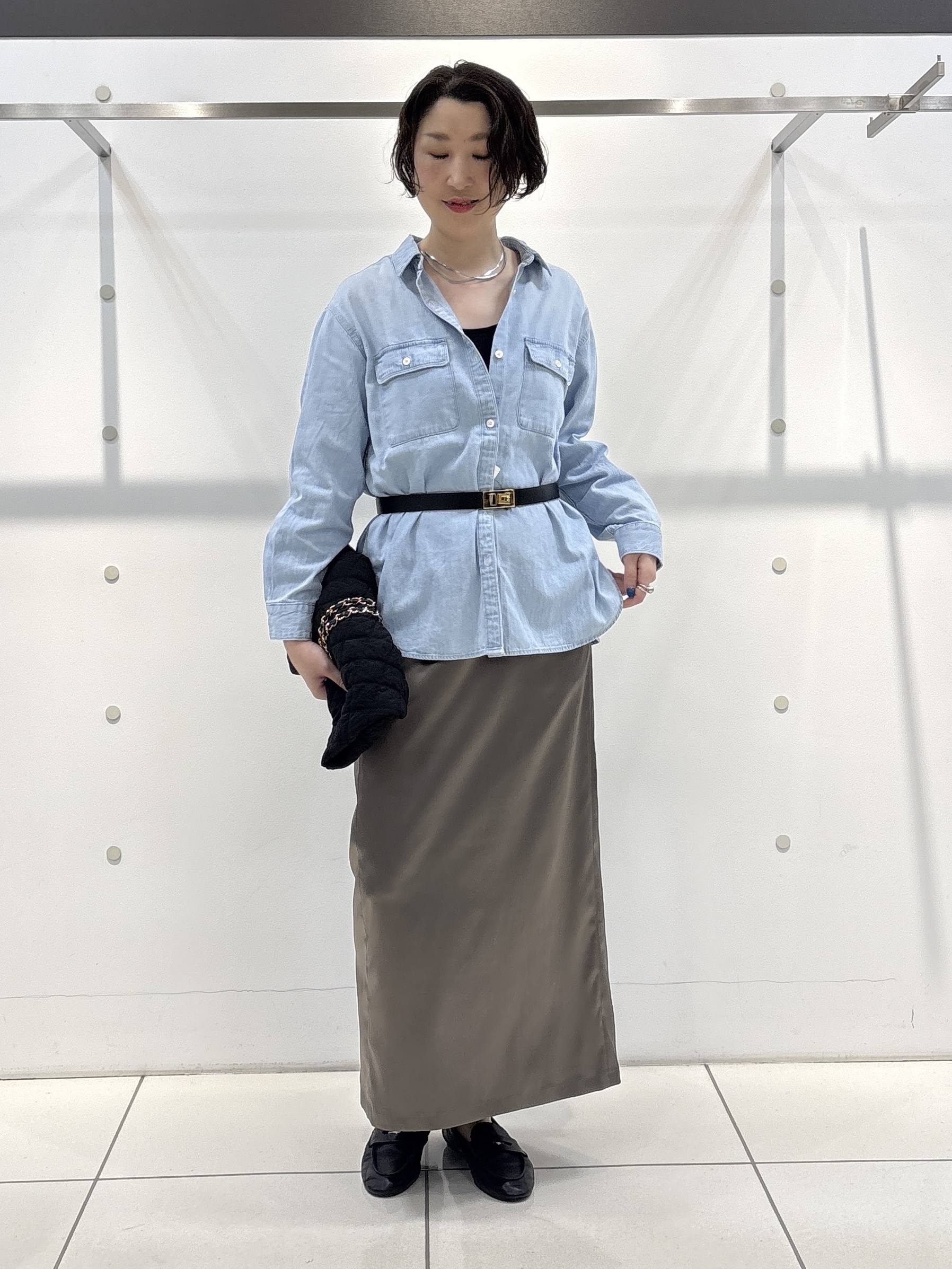 yuriさんの「INDIVI｜【洗える／体型カバー】ライトデニム ワークシャツ」を使ったコーディネート