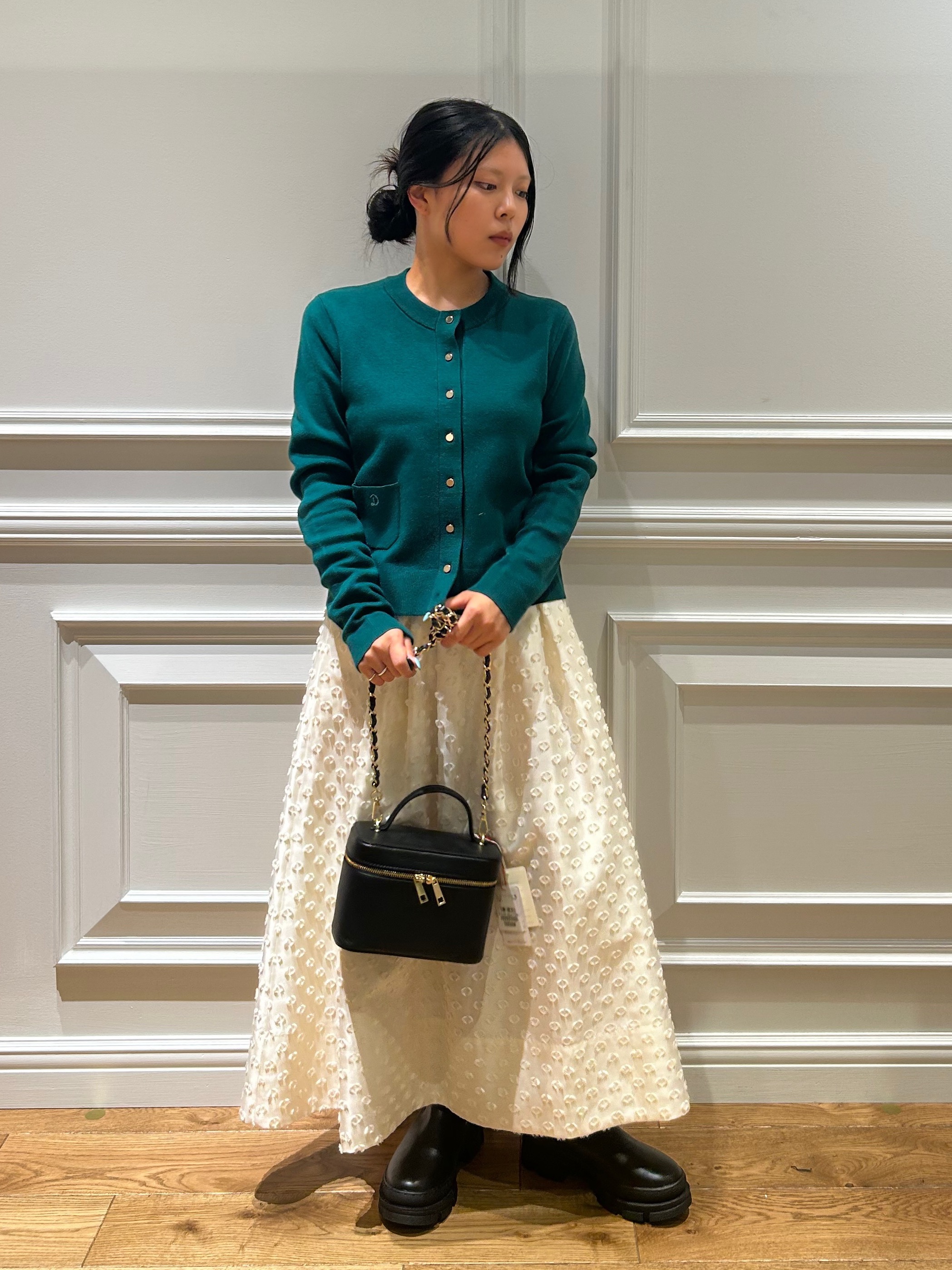 とりみさんの「DRESSTERIOR｜【5色展開/ウォッシャブル】コットンカシミヤカーディガン」を使ったコーディネート