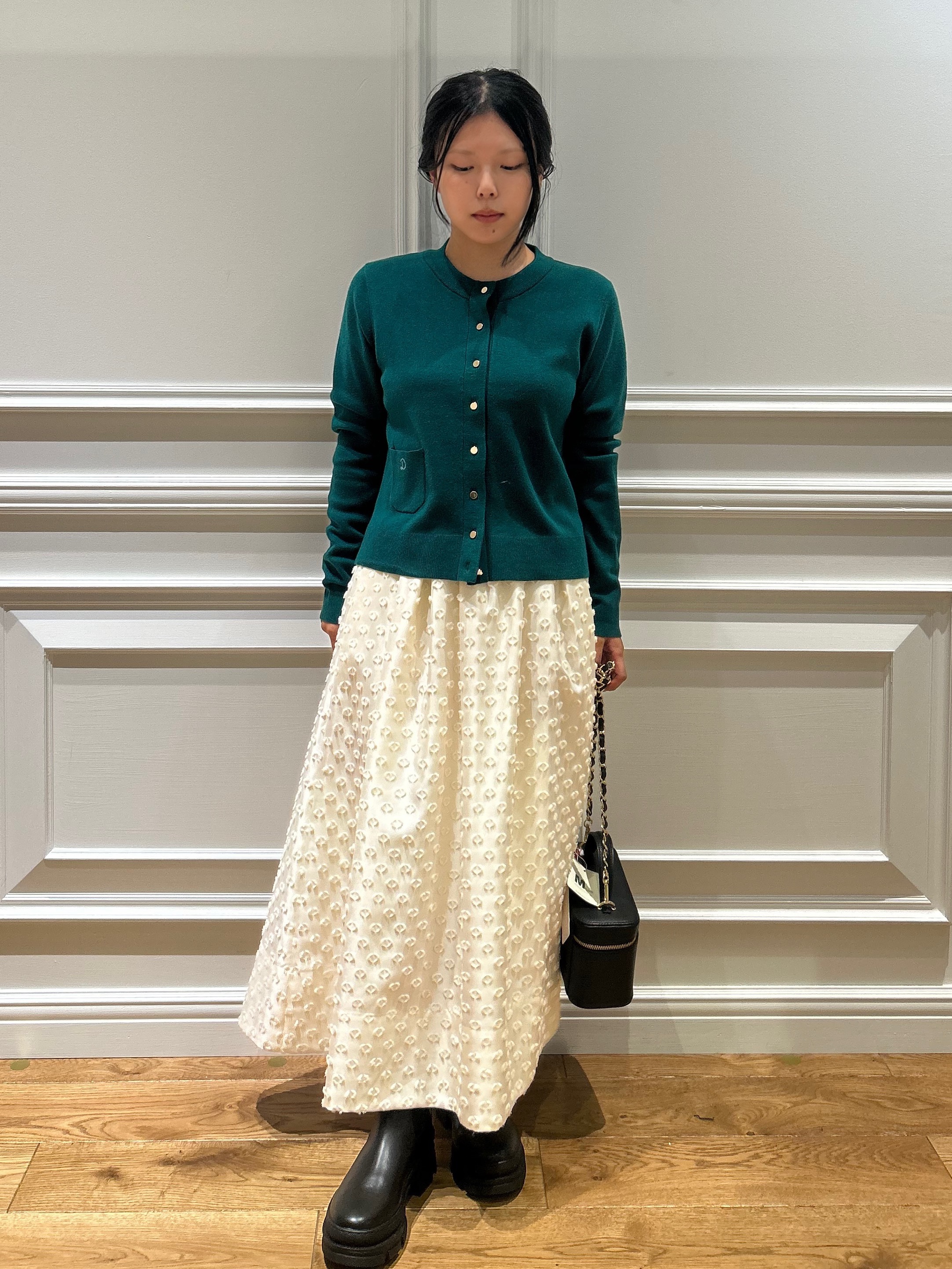 とりみさんの「DRESSTERIOR｜【5色展開/ウォッシャブル】コットンカシミヤカーディガン」を使ったコーディネート