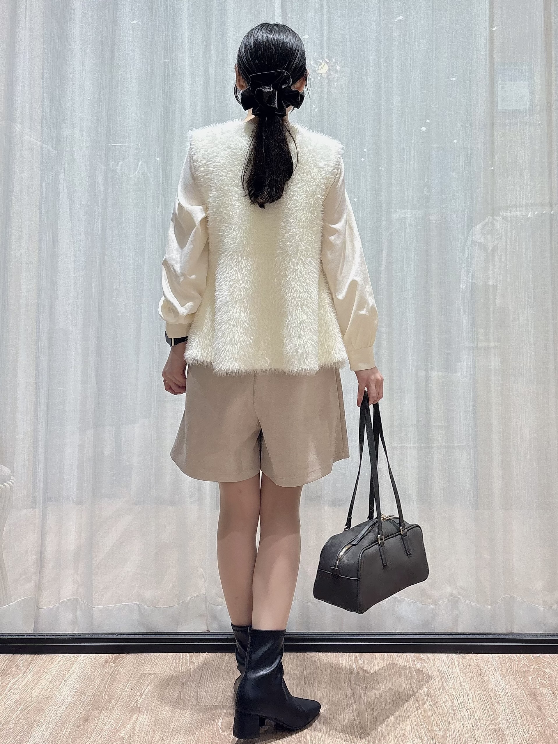 ぞうげさんの「OPAQUE.CLIP｜【洗える】レザー調／スウェード風ノーカラーブルゾン」を使ったコーディネート