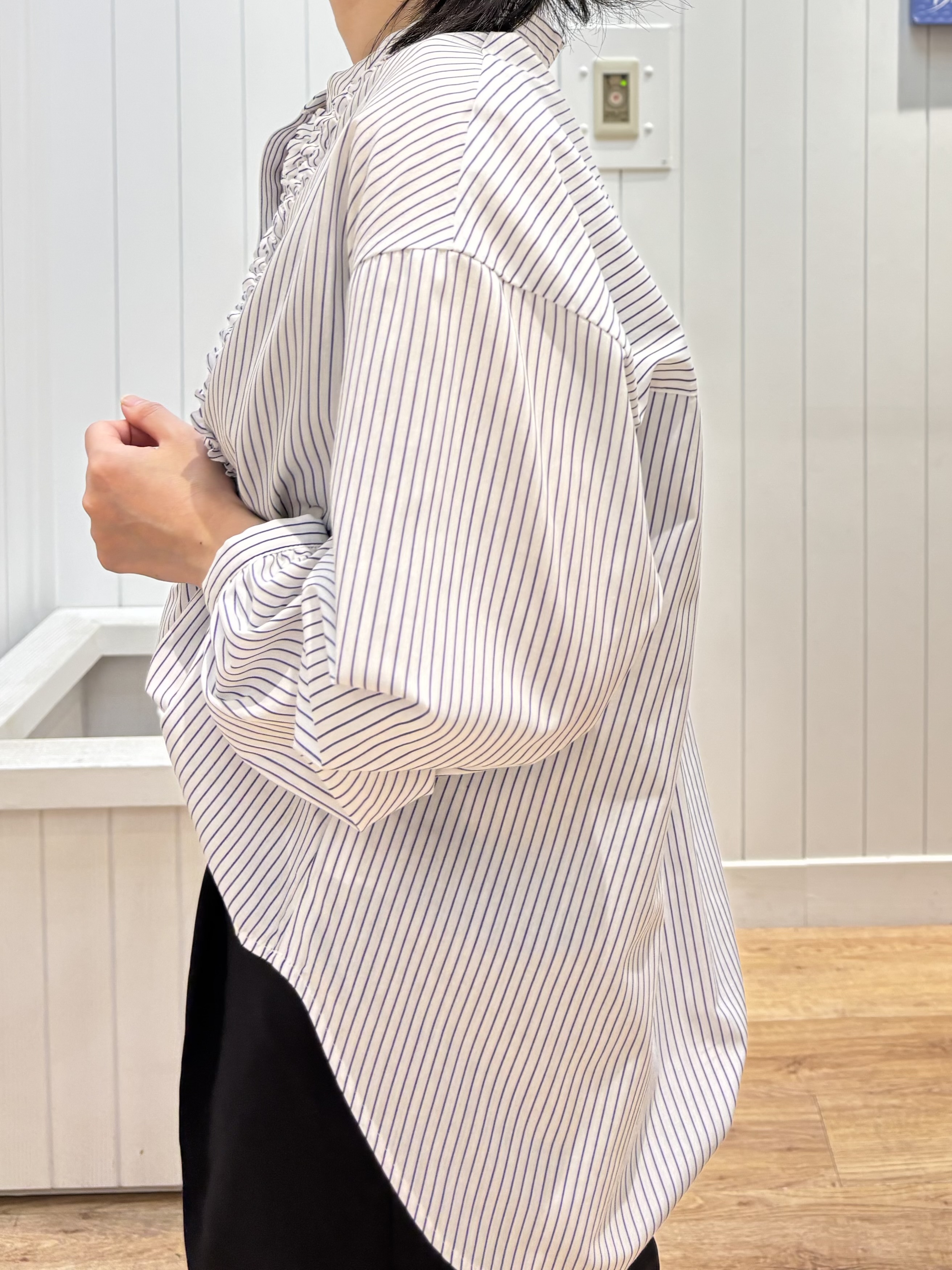 OKADAさんの「Dessin｜【洗える/7色展開/XS-L】フロントフリルブラウス」を使ったコーディネート