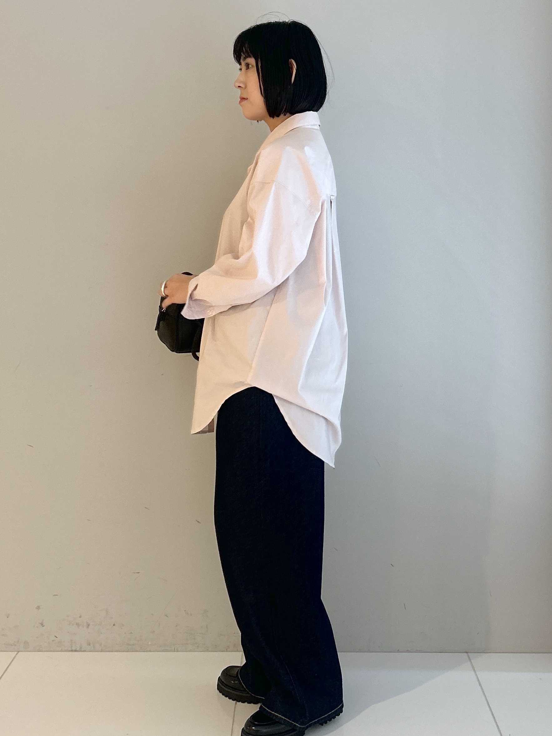 Hirokaさんの「Dessin｜【洗える/オンオフ着られる】袖裏ワンポイント刺繍 オーバーシャツ」を使ったコーディネート