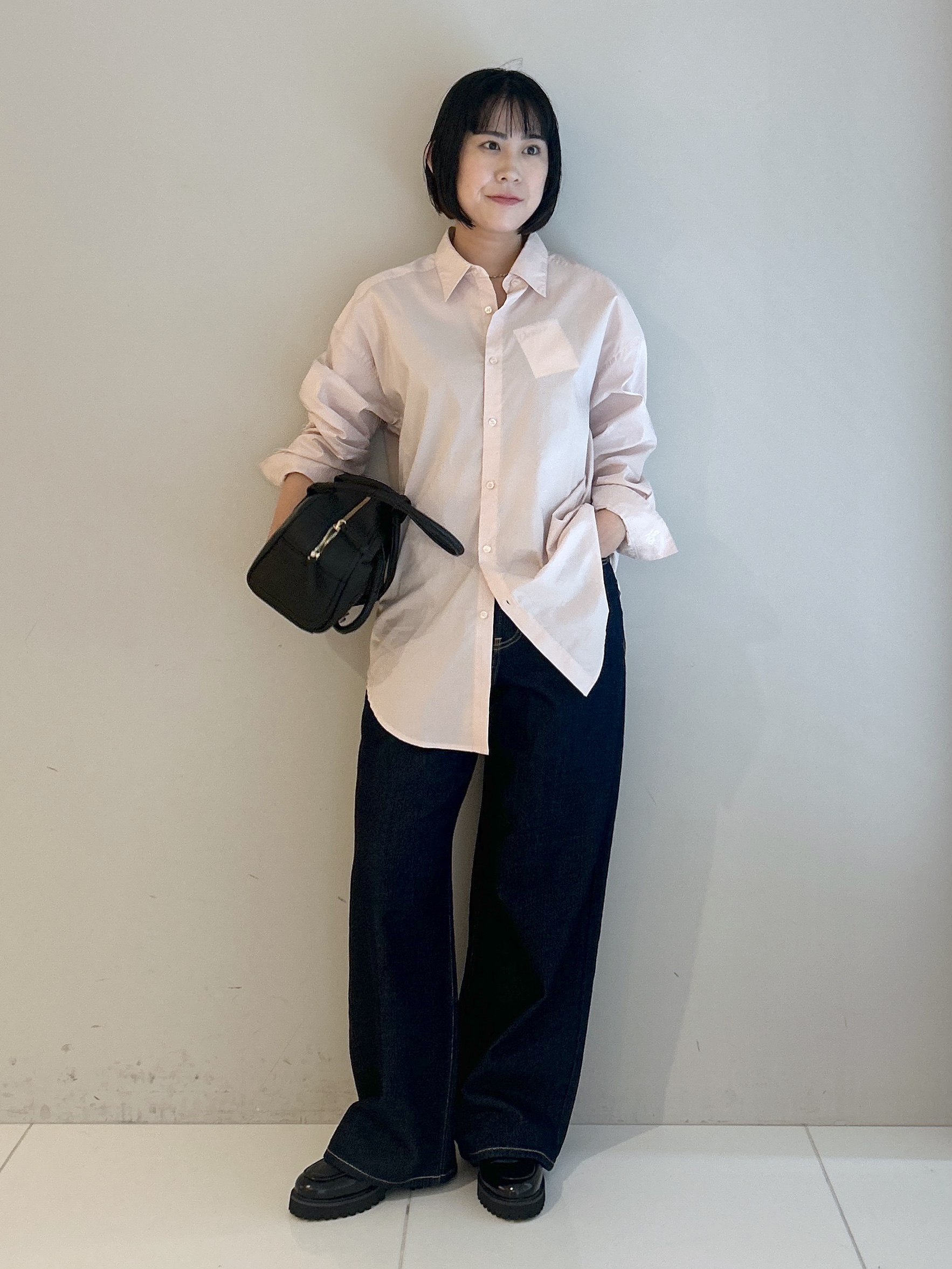 Hirokaさんの「Dessin｜【洗える/オンオフ着られる】袖裏ワンポイント刺繍 オーバーシャツ」を使ったコーディネート