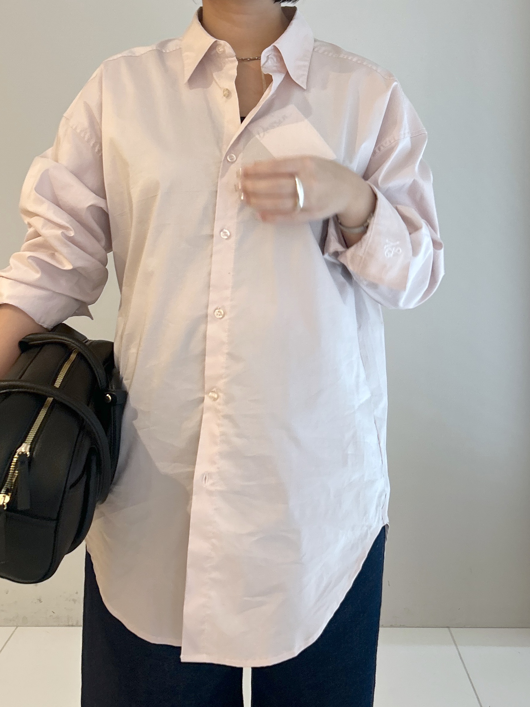 Hirokaさんの「Dessin｜【洗える/オンオフ着られる】袖裏ワンポイント刺繍 オーバーシャツ」を使ったコーディネート