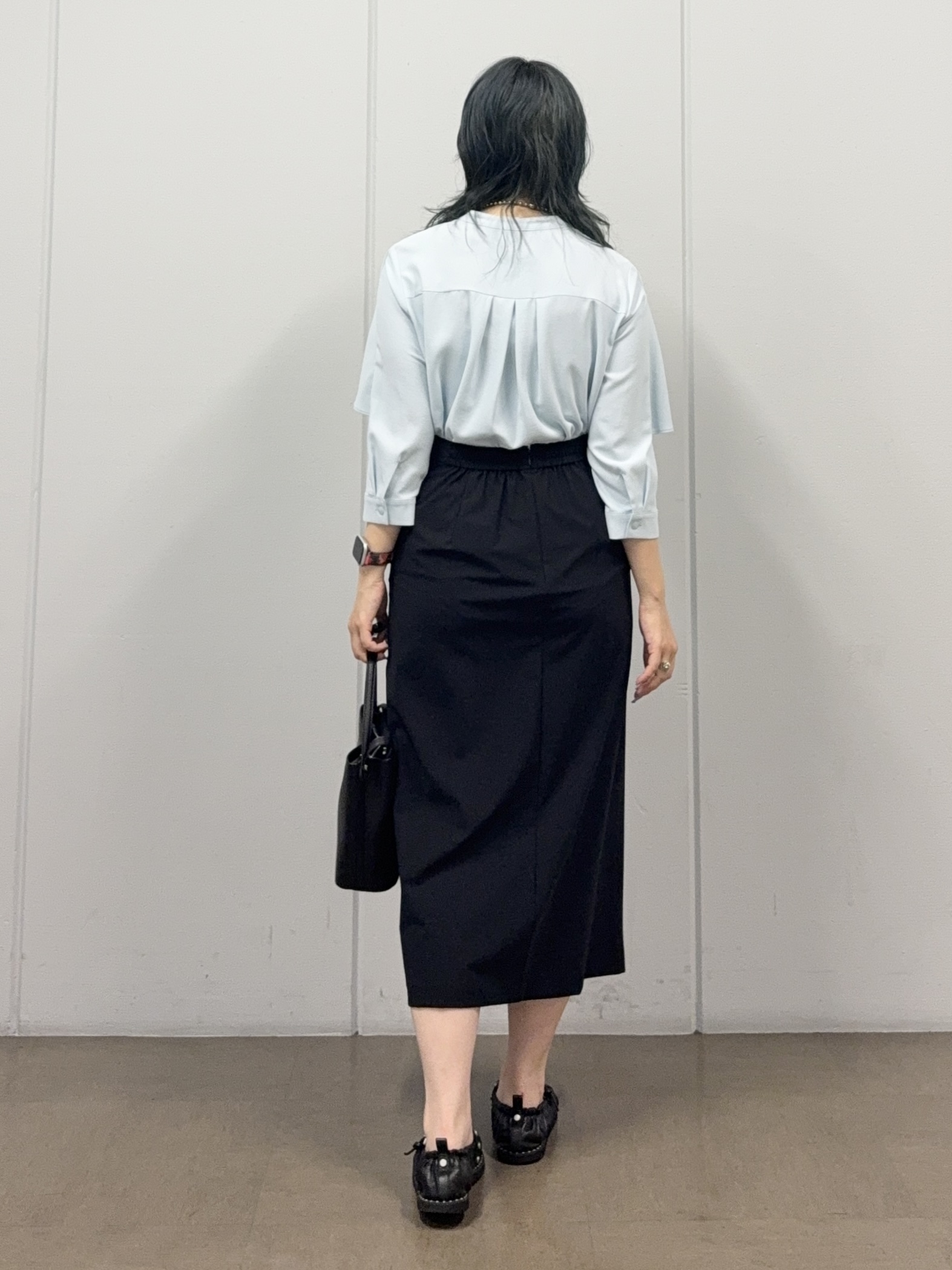 mizukiさんの「INDIVI｜【羽織りにも！/UVケア/着る日傘】ケープ風ブラウス」を使ったコーディネート