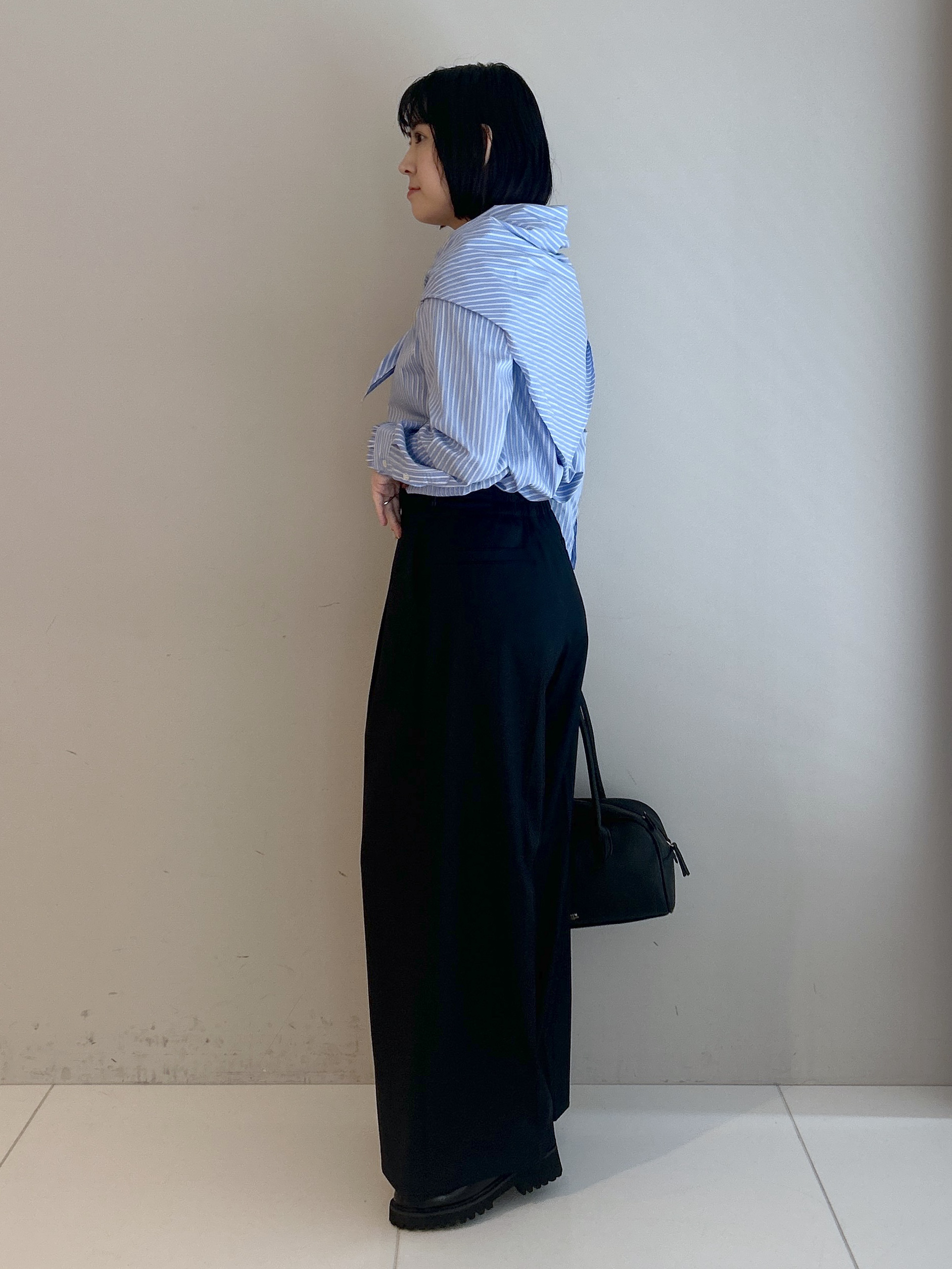 Hirokaさんの「Dessin｜【セットアイテム】スカーフ付きストライプフリルシャツ」を使ったコーディネート