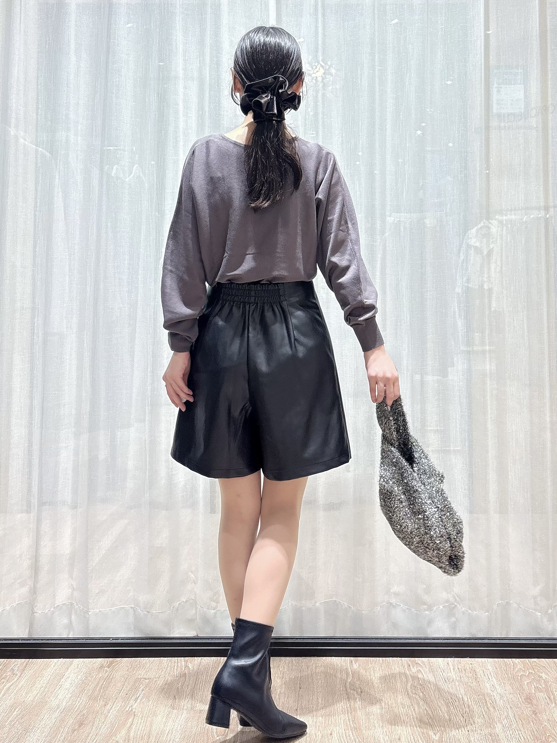 ぞうげさんの「OPAQUE.CLIP｜【8色／S-3Lサイズ】ビジュー付きドルマンニット《洗濯機OK／抗ピリング》」を使ったコーディネート
