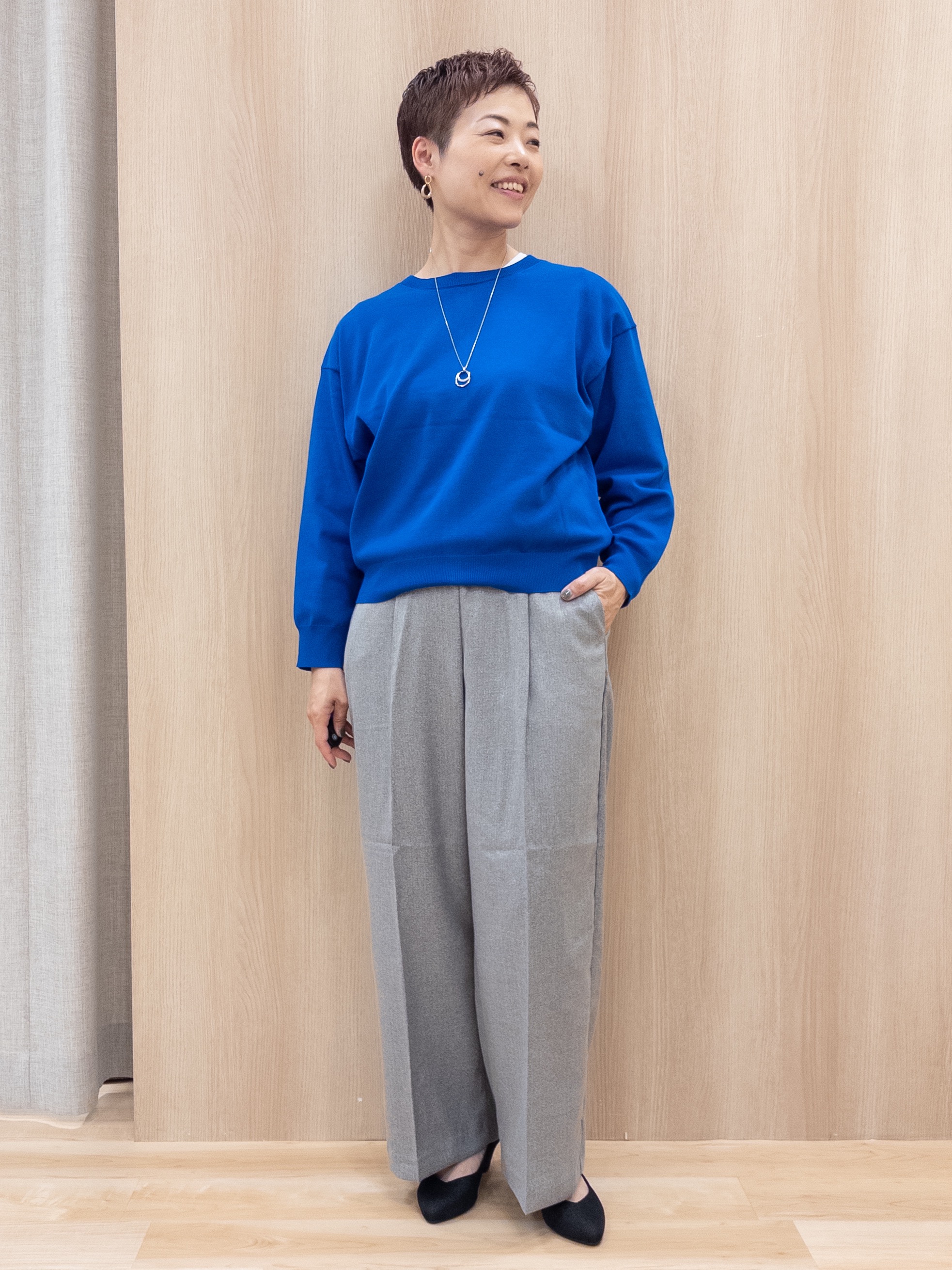 シュウコさんの「grove｜【シリーズ累計36万枚/UVカット・ひんやり・洗濯機OK】やわらかドライタッチ 五分袖クルーネックニ」を使ったコーディネート