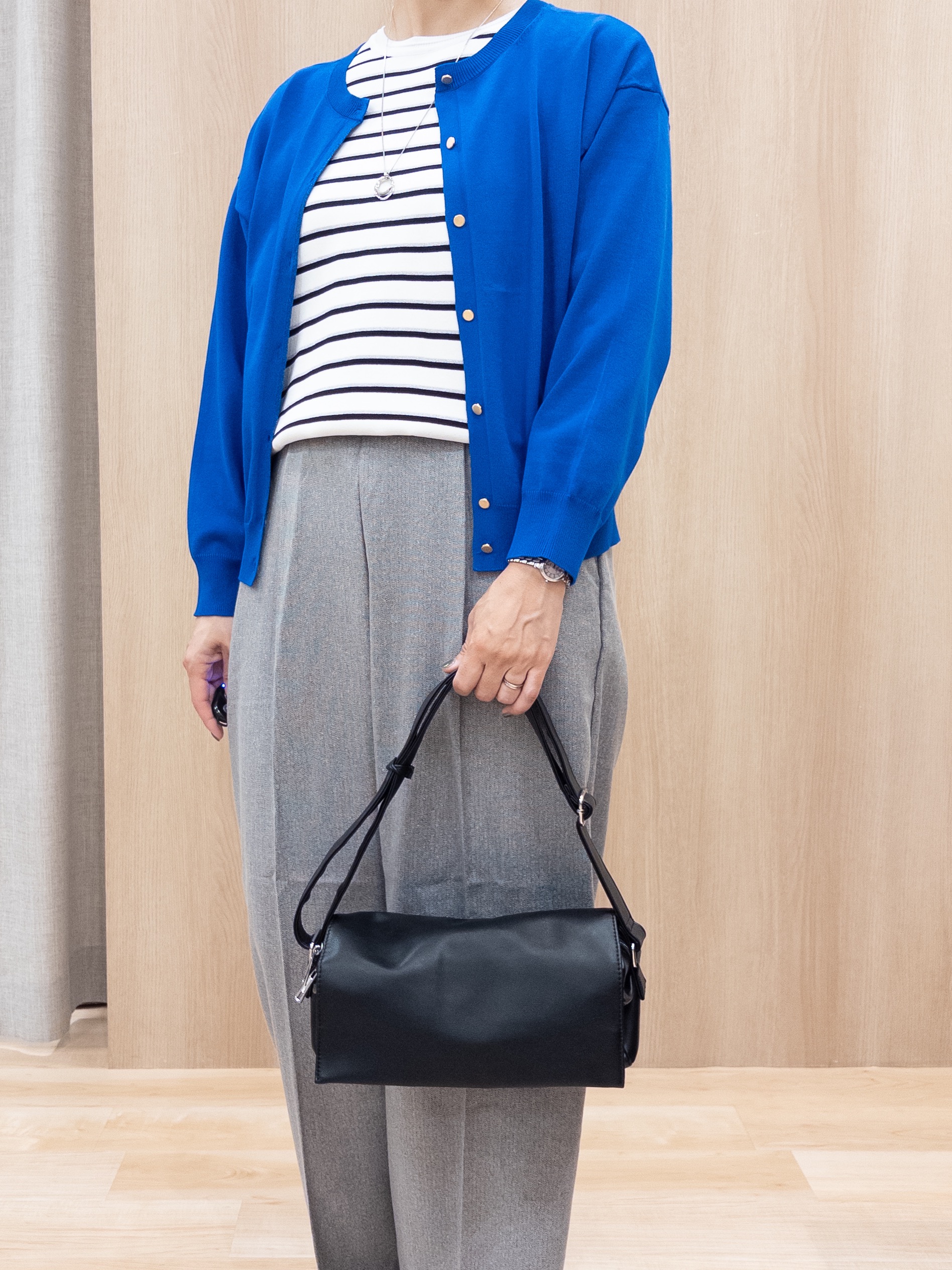 シュウコさんの「grove｜【シリーズ累計36万枚/UVカット・ひんやり・洗濯機OK】やわらかドライタッチ 五分袖クルーネックニ」を使ったコーディネート