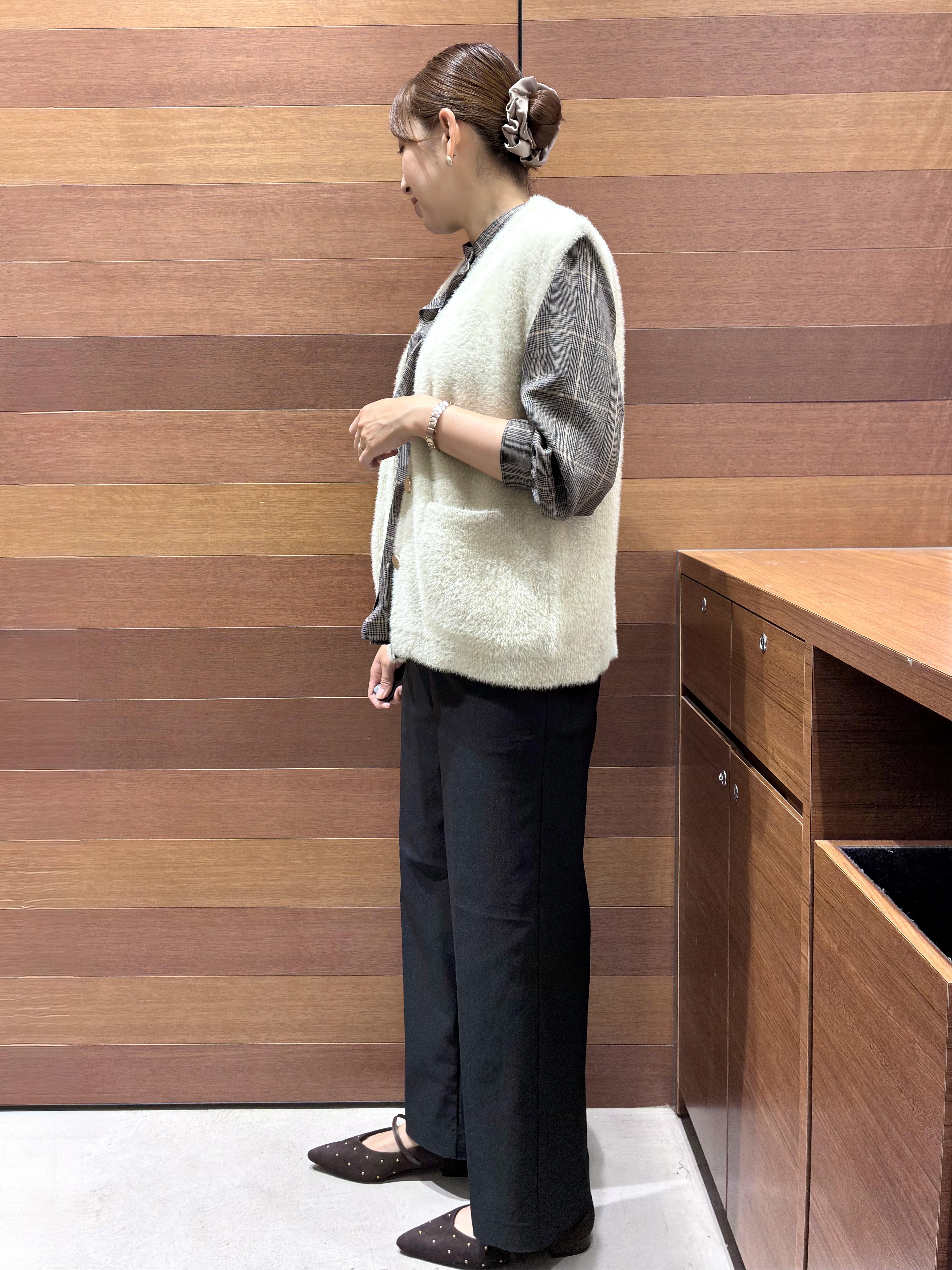 みりんさんの「OPAQUE.CLIP｜フェザーヤーンニットベスト【洗濯機OK】」を使ったコーディネート