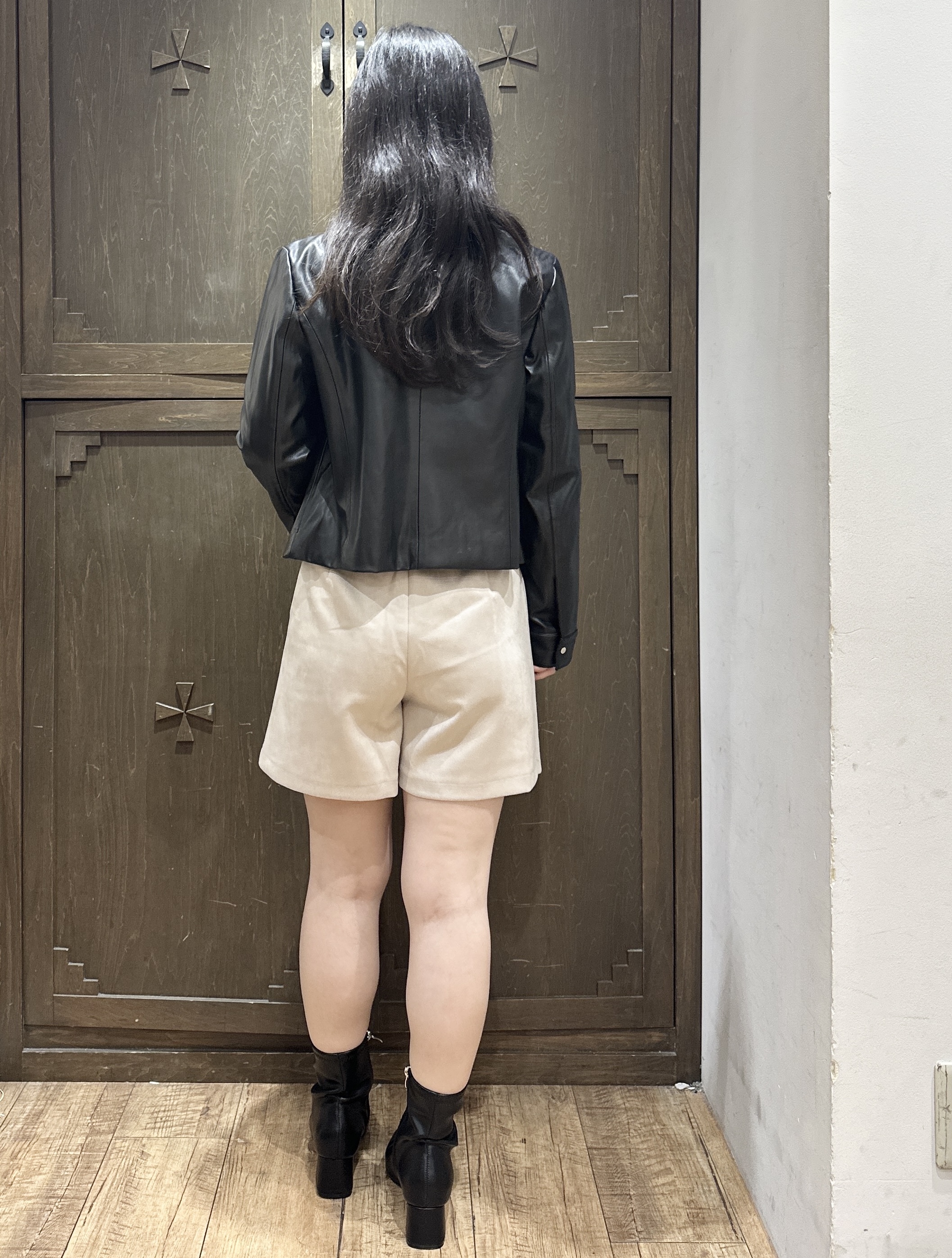 kanaさんの「index｜【洗える】レザー調／スウェード風ノーカラーブルゾン」を使ったコーディネート