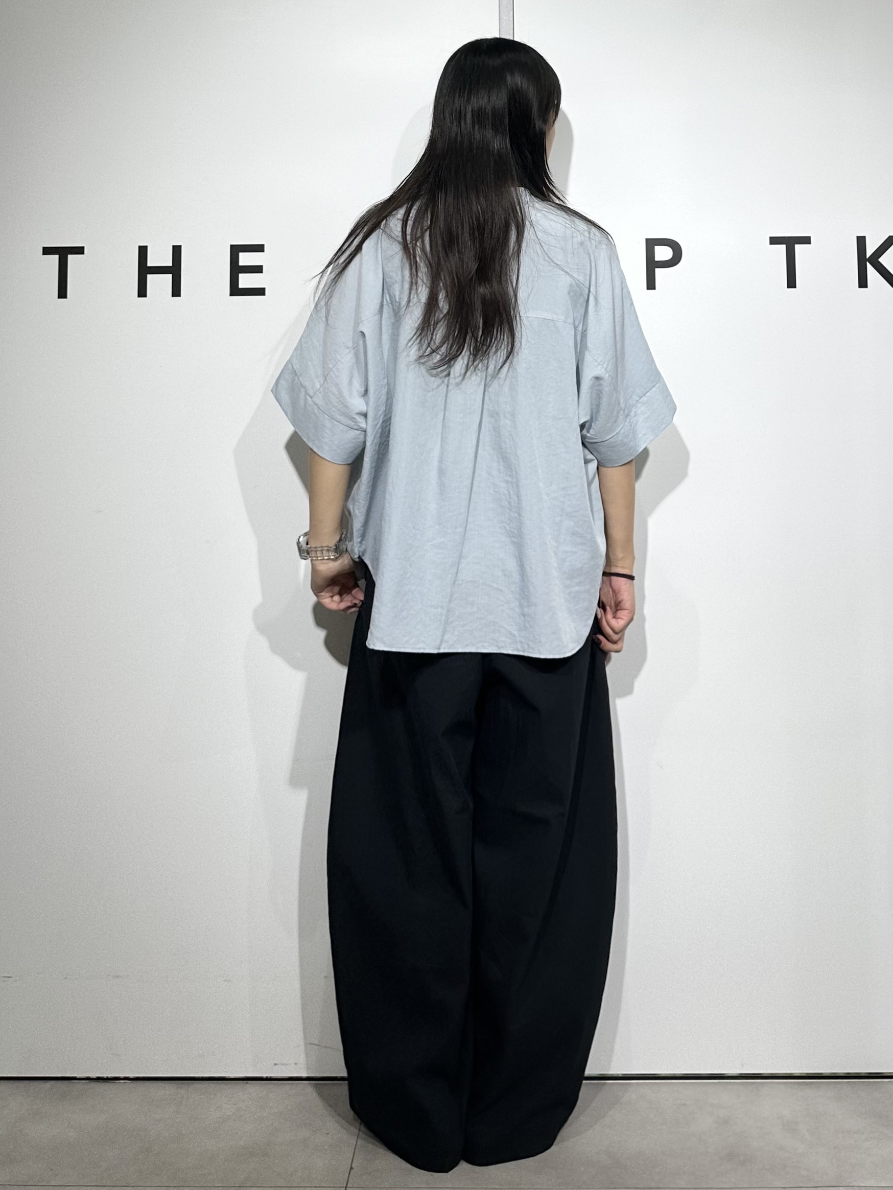 cottonさんの「THE SHOP TK｜【高レビュー/体型カバー】さらっと快適 ドルマン5分袖ブラウス」を使ったコーディネート