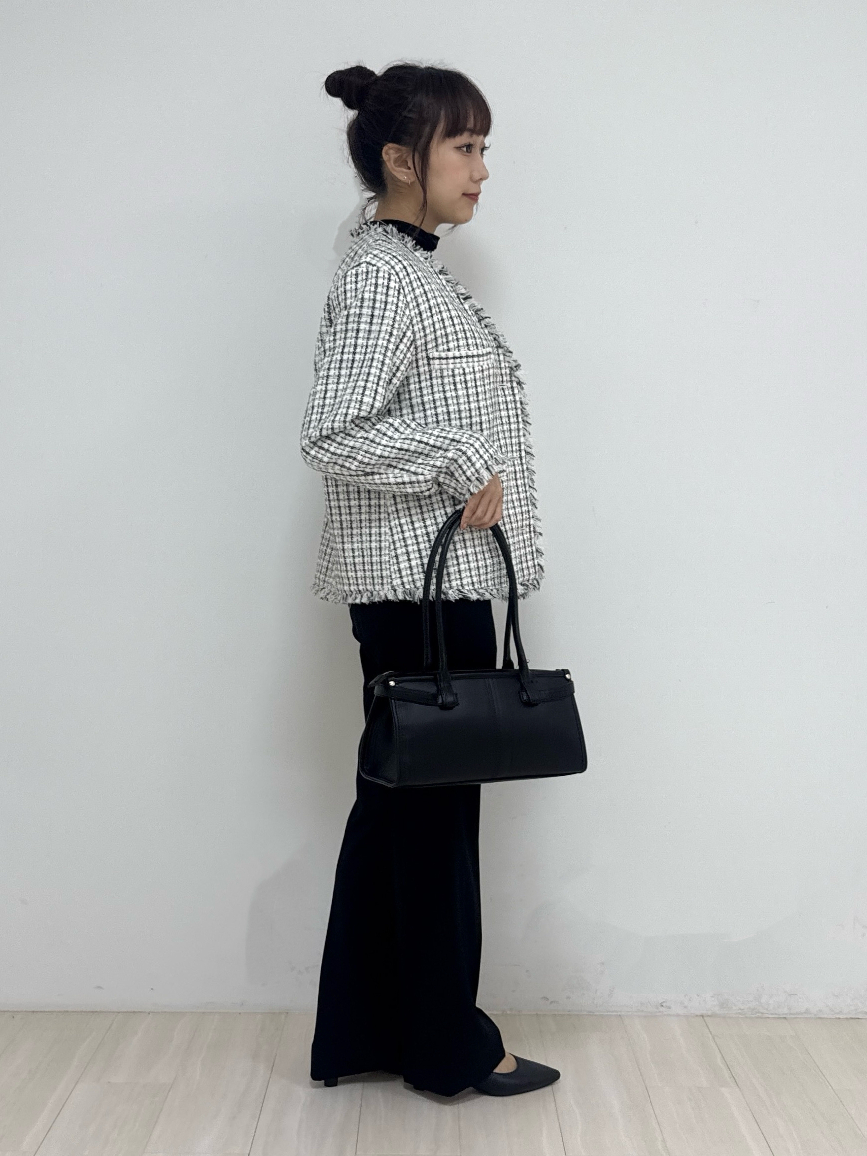 萩原 優里菜さんの「INDIVI｜【華やか／着回し力◎】上品ツイードVネックジャケット」を使ったコーディネート