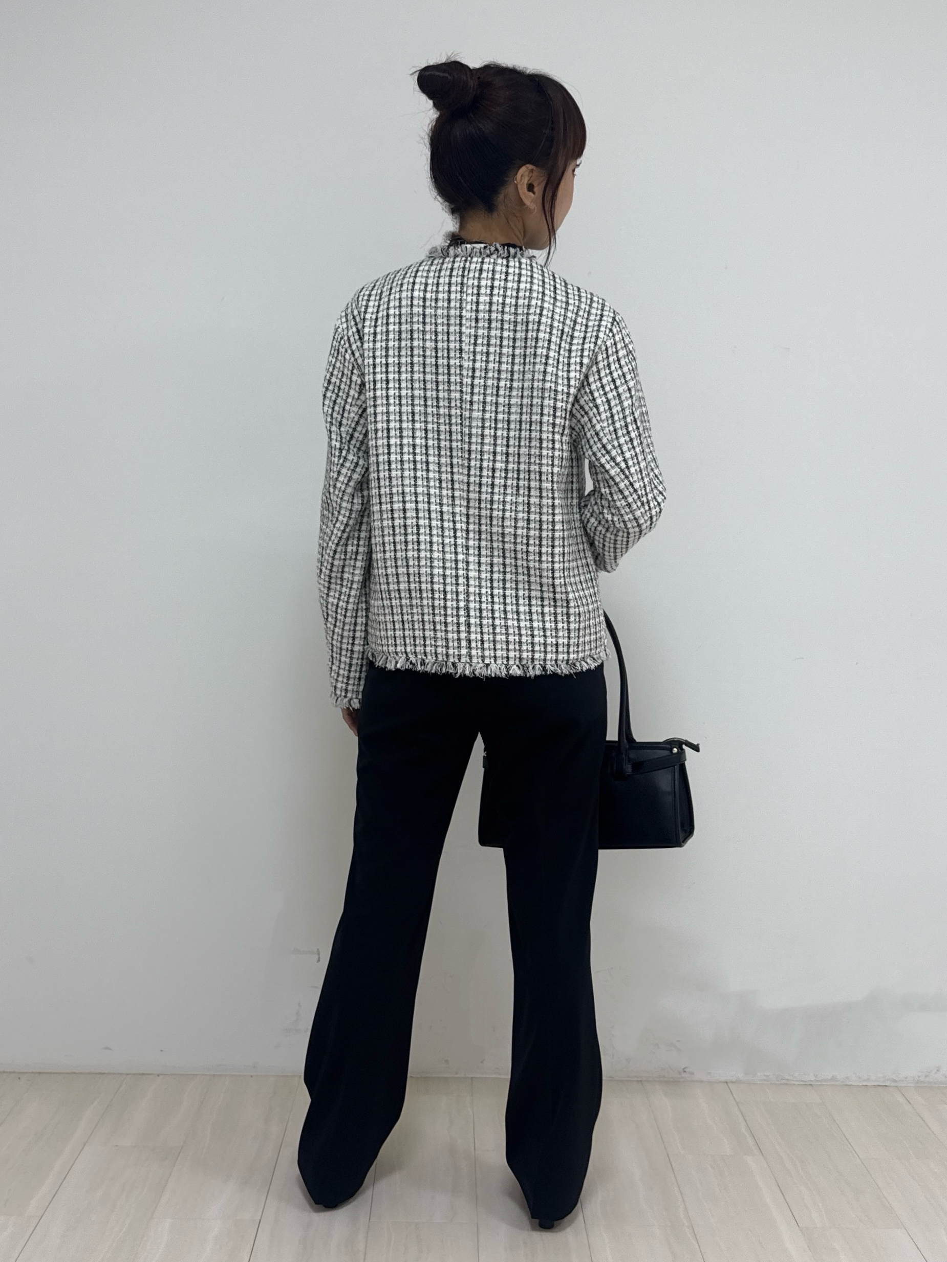 萩原 優里菜さんの「INDIVI｜【華やか／着回し力◎】上品ツイードVネックジャケット」を使ったコーディネート
