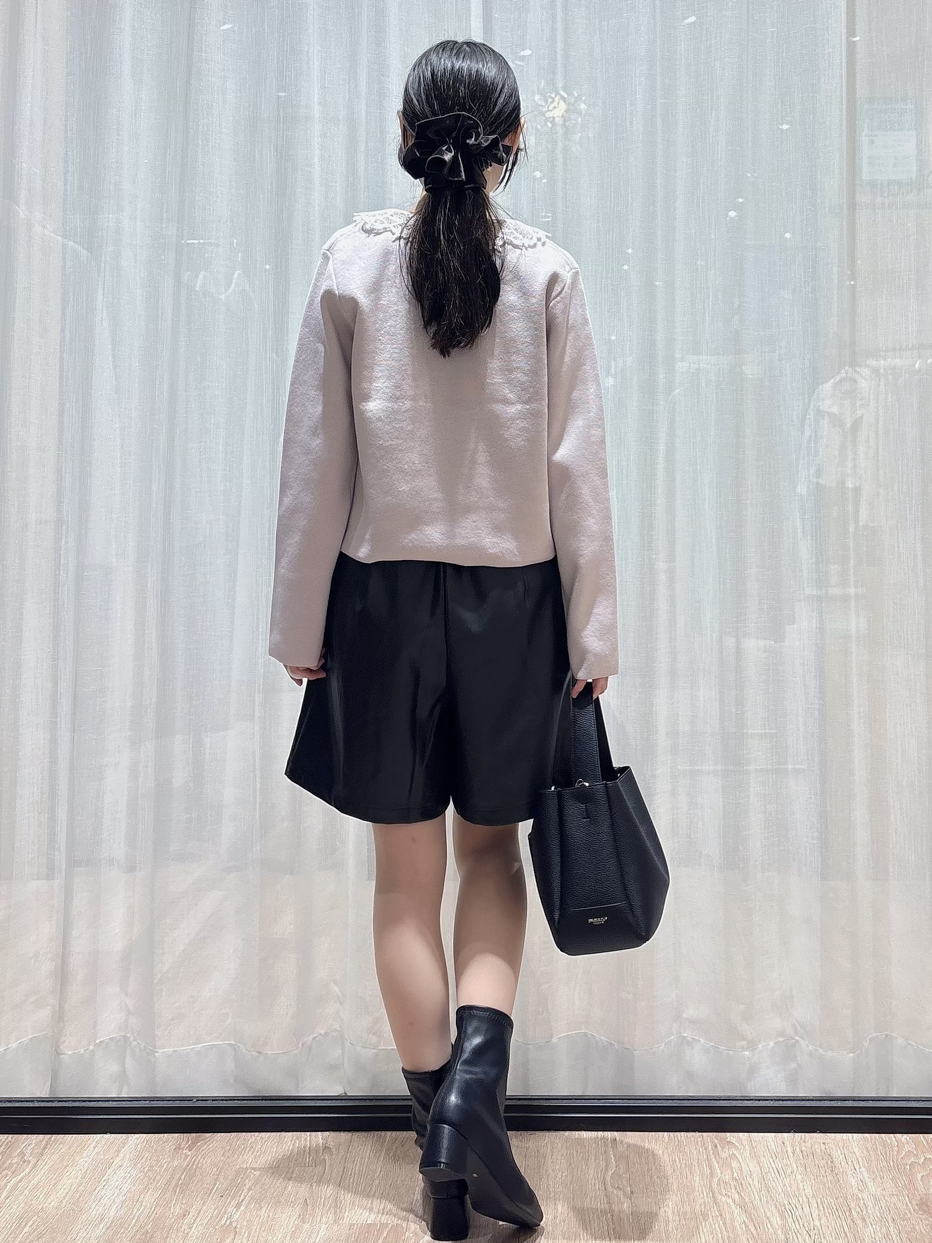 ぞうげさんの「OPAQUE.CLIP｜【2WAYで着回せる】レース衿ショートカーディガン《洗濯機OK》」を使ったコーディネート