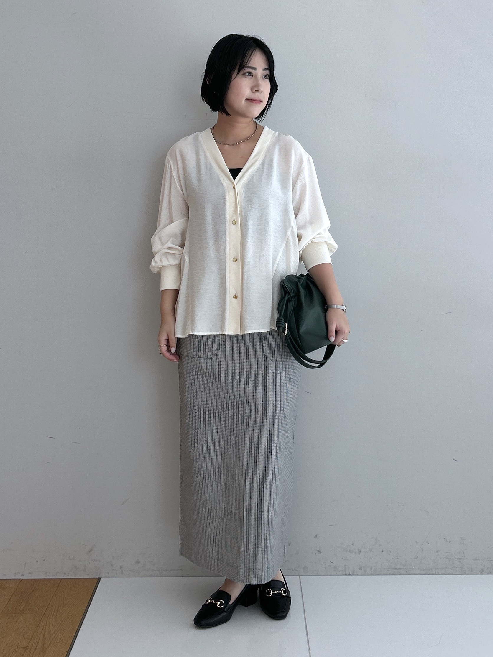 Hirokaさんの「grove｜シアーシャツカーディガン」を使ったコーディネート