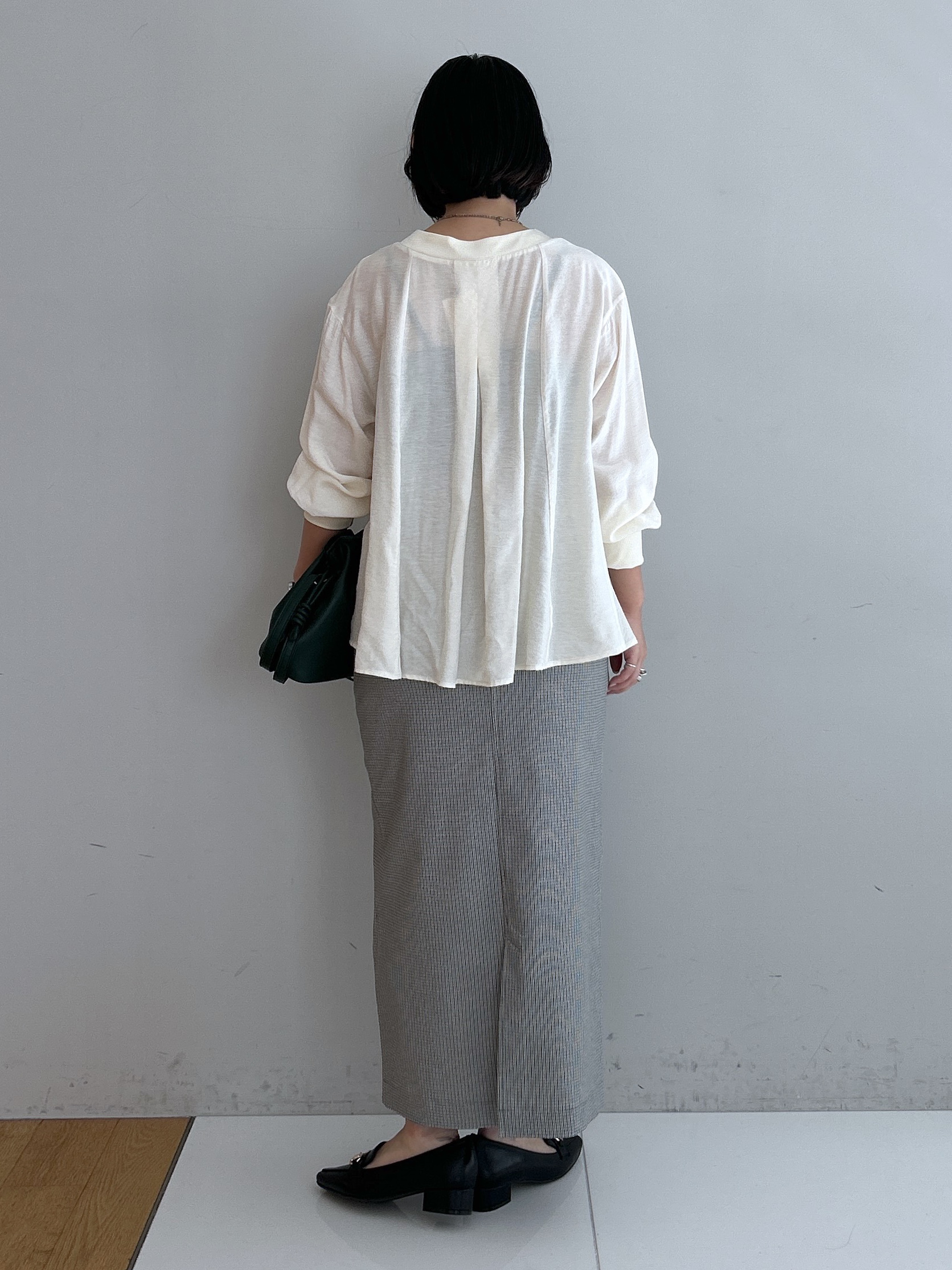 Hirokaさんの「grove｜シアーシャツカーディガン」を使ったコーディネート