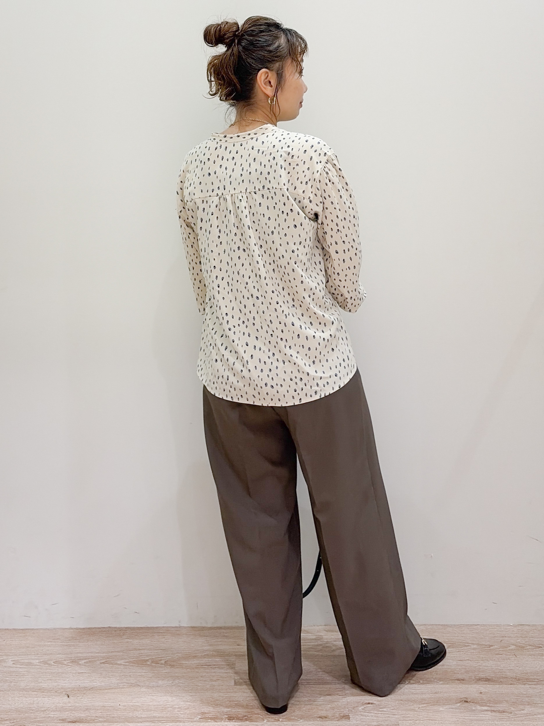 risayanさんの「OPAQUE.CLIP｜レオパード柄プリント スキッパーブラウス【洗濯機OK】」を使ったコーディネート