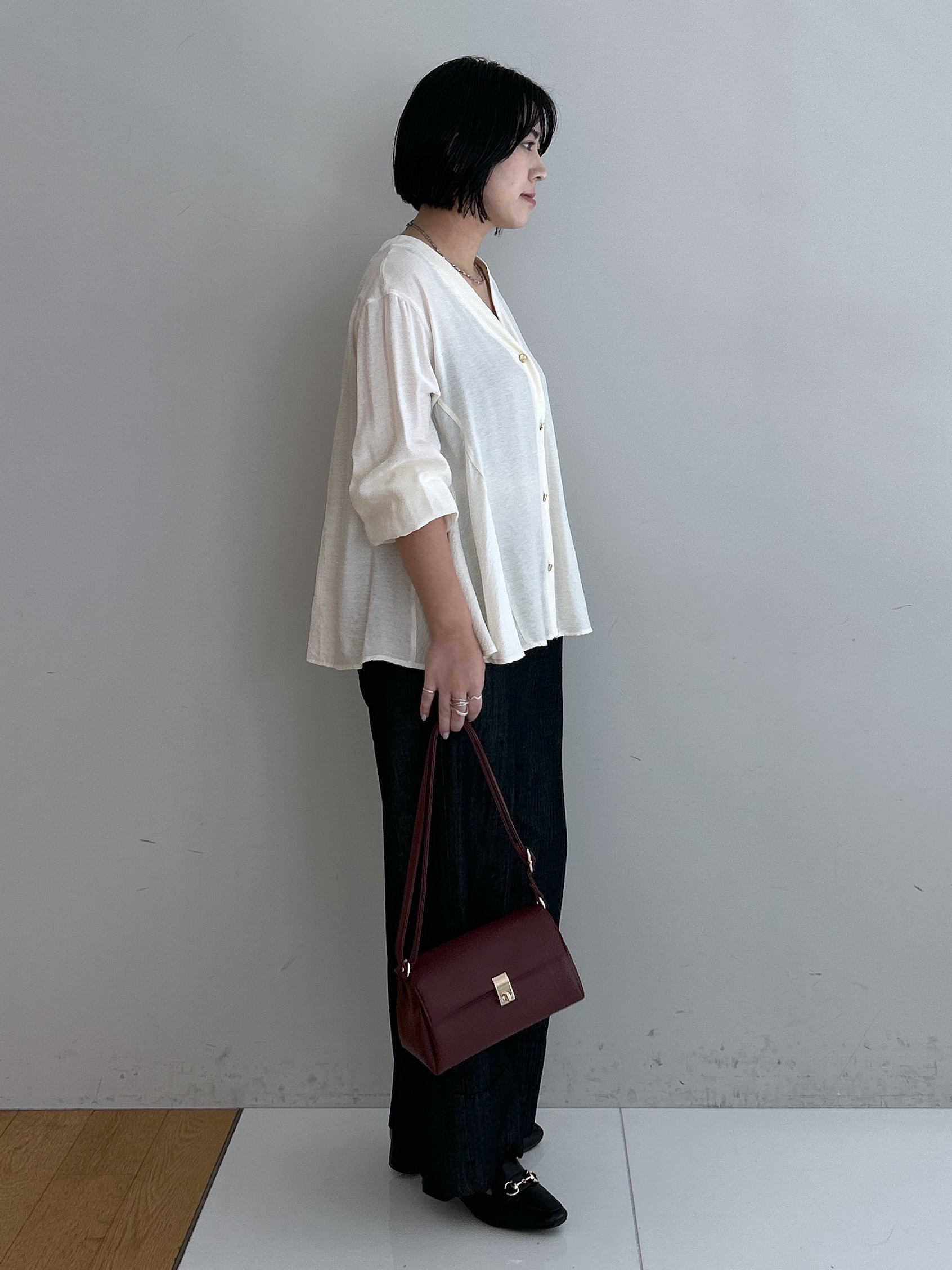 Hirokaさんの「grove｜シアーシャツカーディガン」を使ったコーディネート