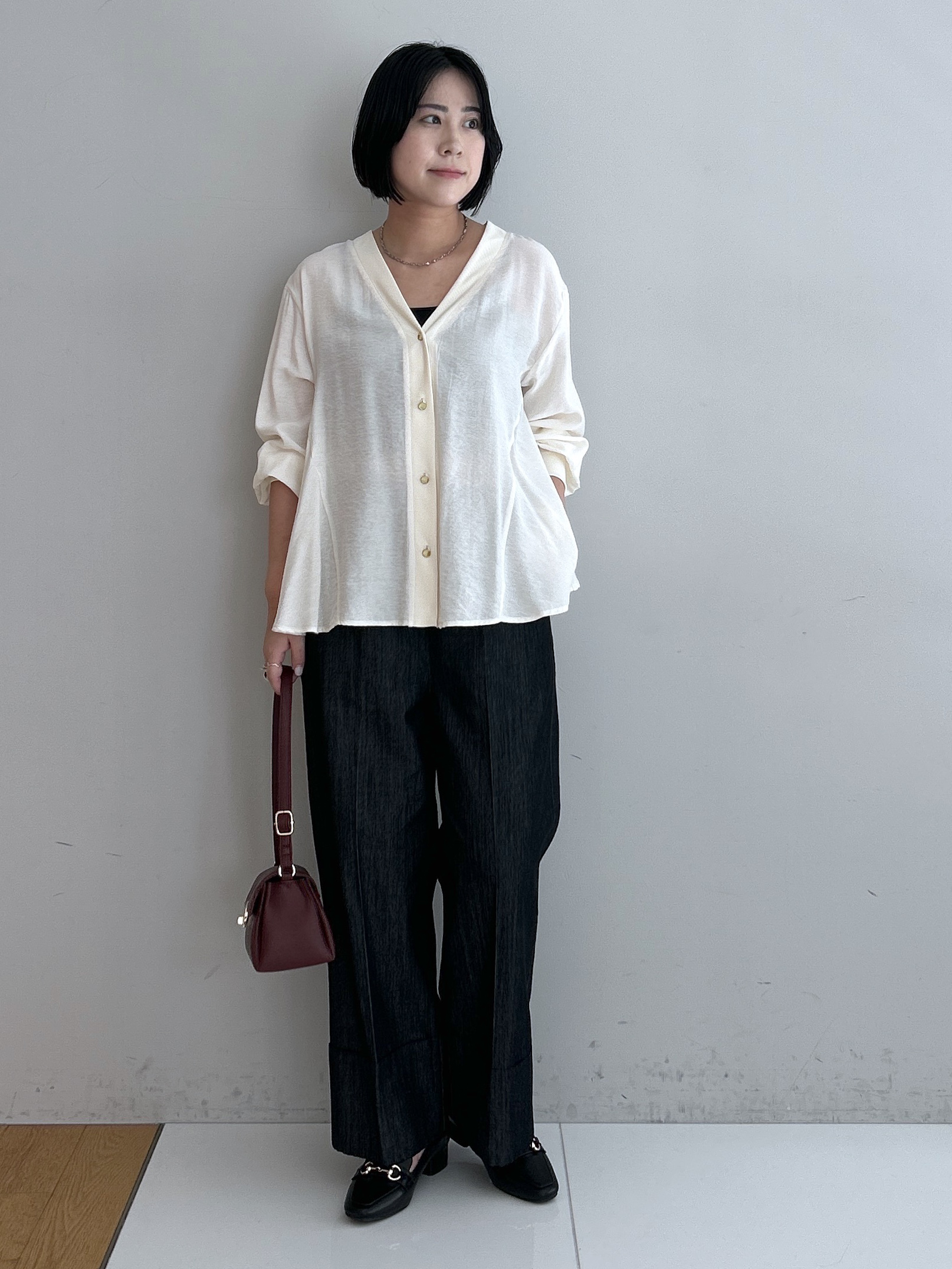 Hirokaさんの「grove｜シアーシャツカーディガン」を使ったコーディネート