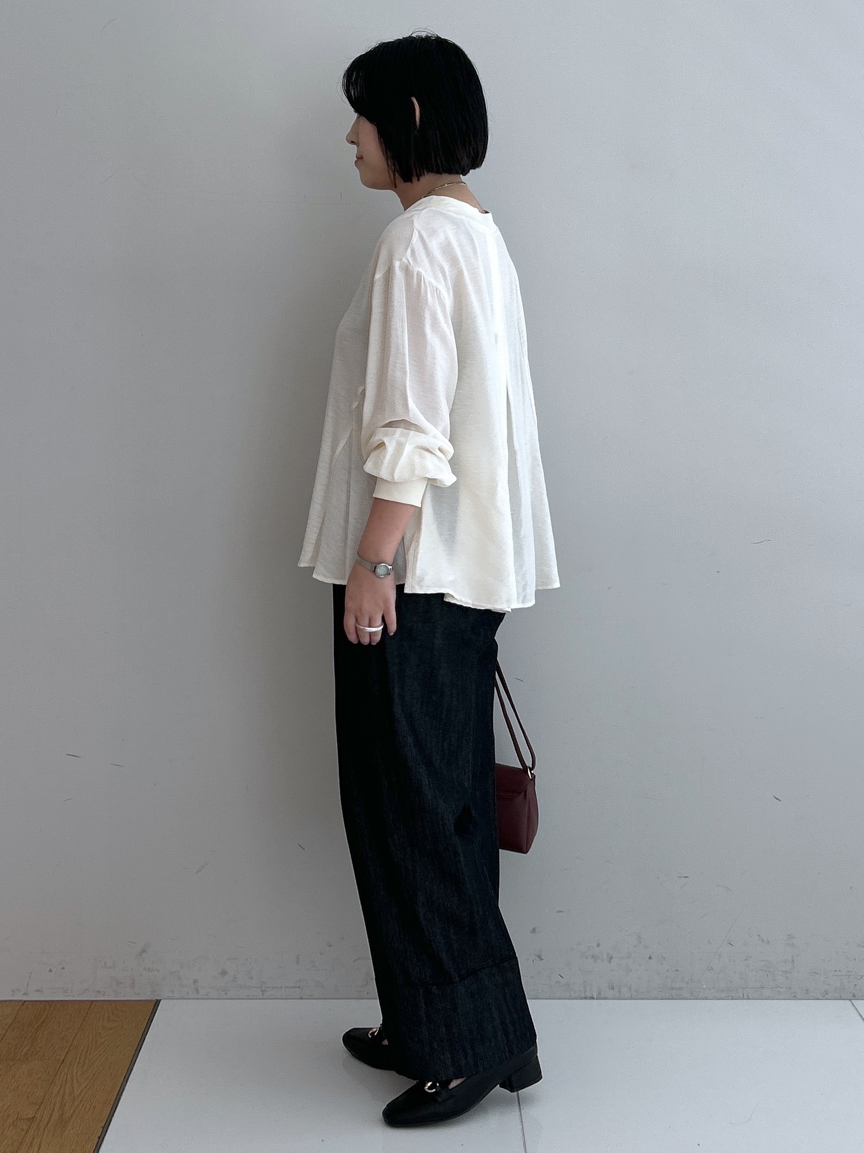 Hirokaさんの「grove｜シアーシャツカーディガン」を使ったコーディネート