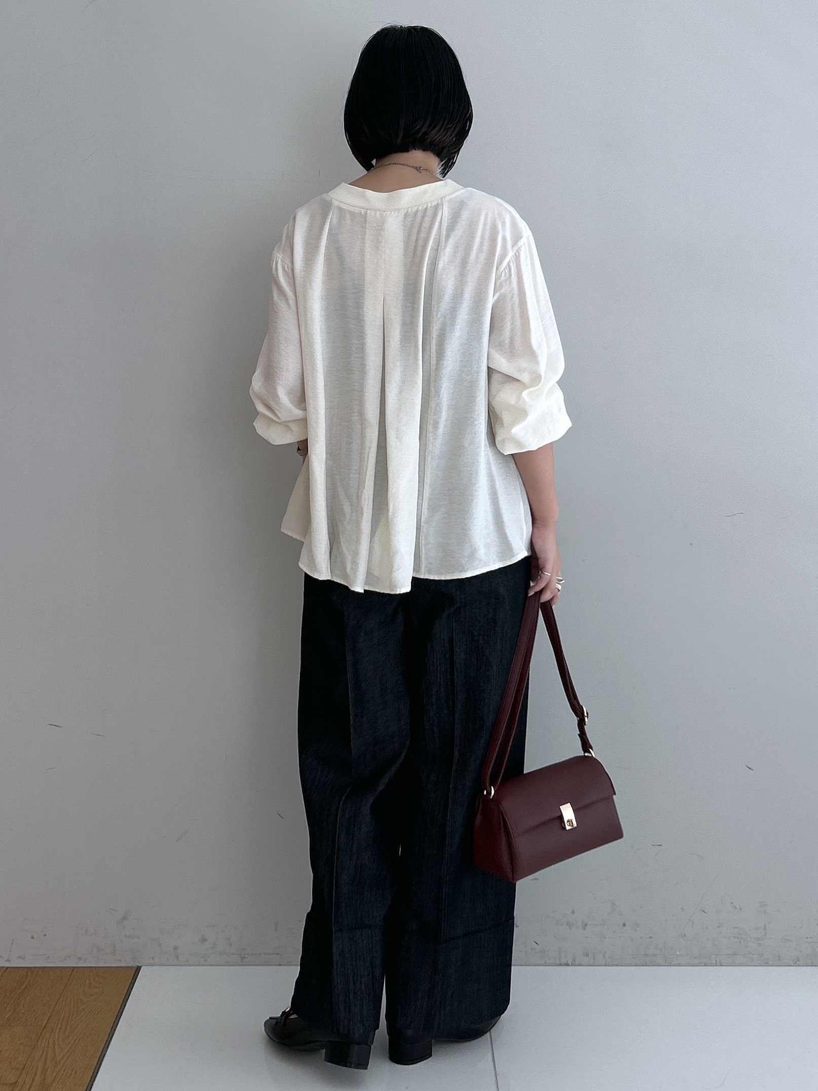 Hirokaさんの「grove｜シアーシャツカーディガン」を使ったコーディネート