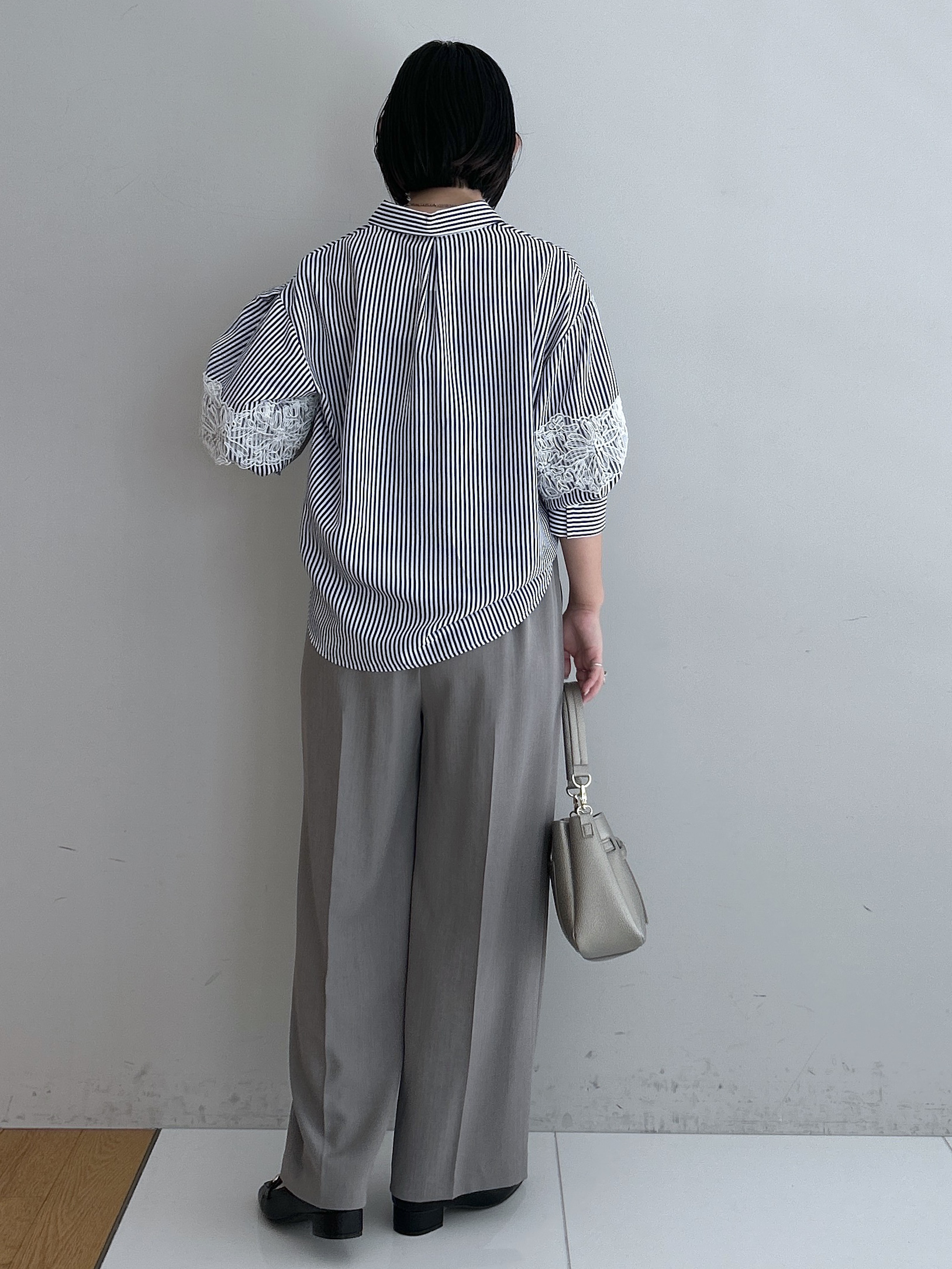 Hirokaさんの「grove｜さりげなく華やぐ レースボリュームスリーブシャツ」を使ったコーディネート