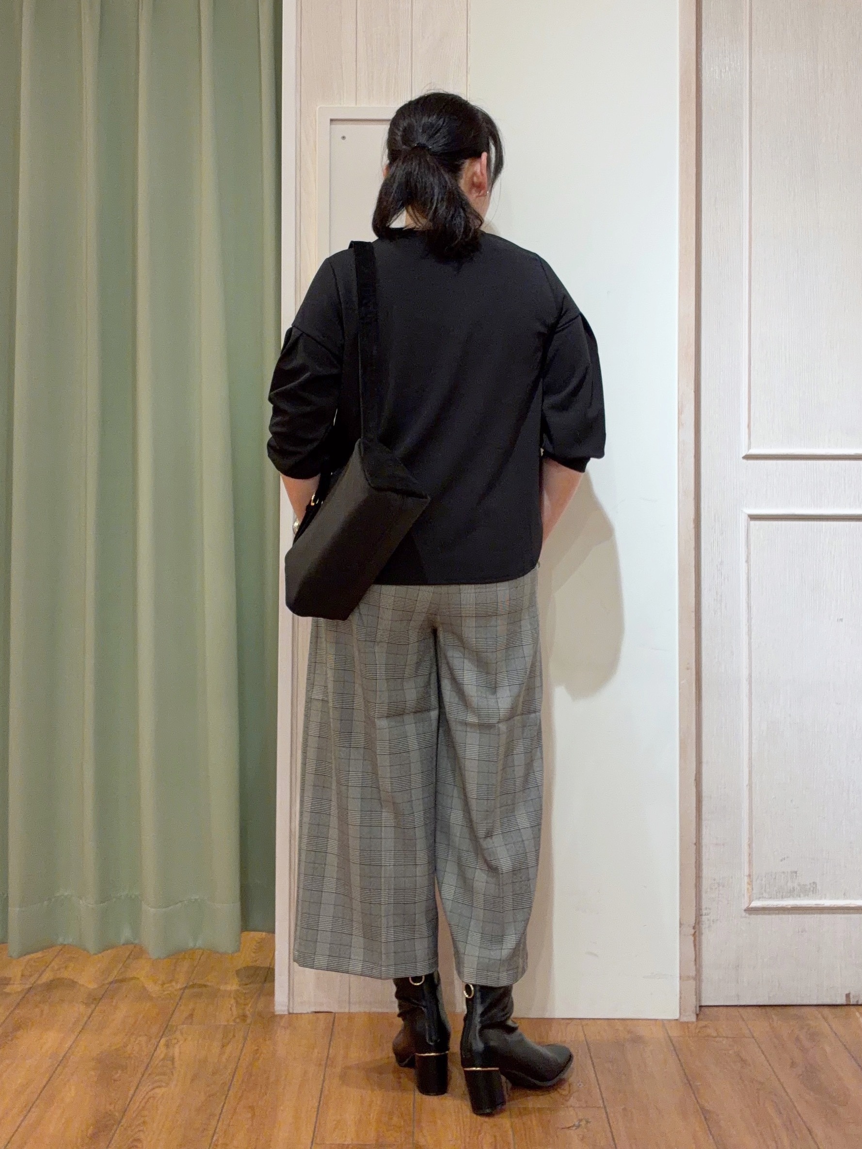 ke-yさんの「SHOO･LA･RUE｜【着丈選べる/2点セット/S-LL/洗濯機可】ネックレス付き 着心地さらり7分袖ブラウス」を使ったコーディネート