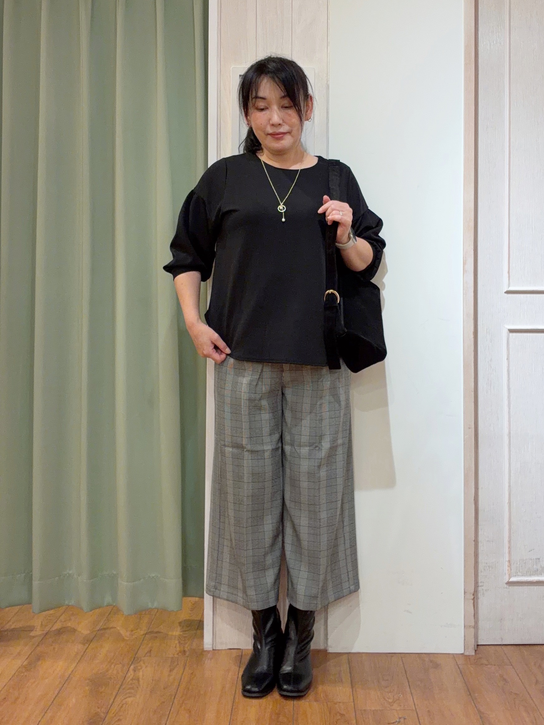 ke-yさんの「SHOO･LA･RUE｜【着丈選べる/2点セット/S-LL/洗濯機可】ネックレス付き 着心地さらり7分袖ブラウス」を使ったコーディネート