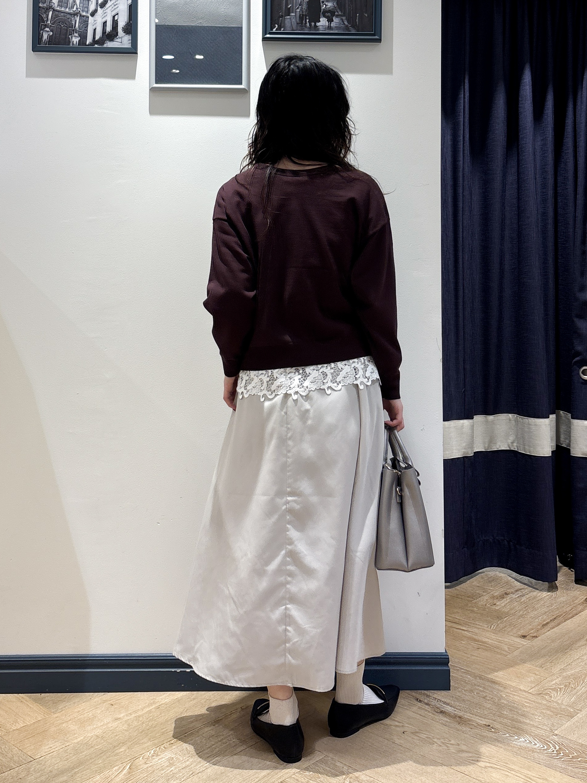 ayakaさんの「grove｜【前後2WAY】さりげなく、上品にきらめく ニットカーディガン」を使ったコーディネート
