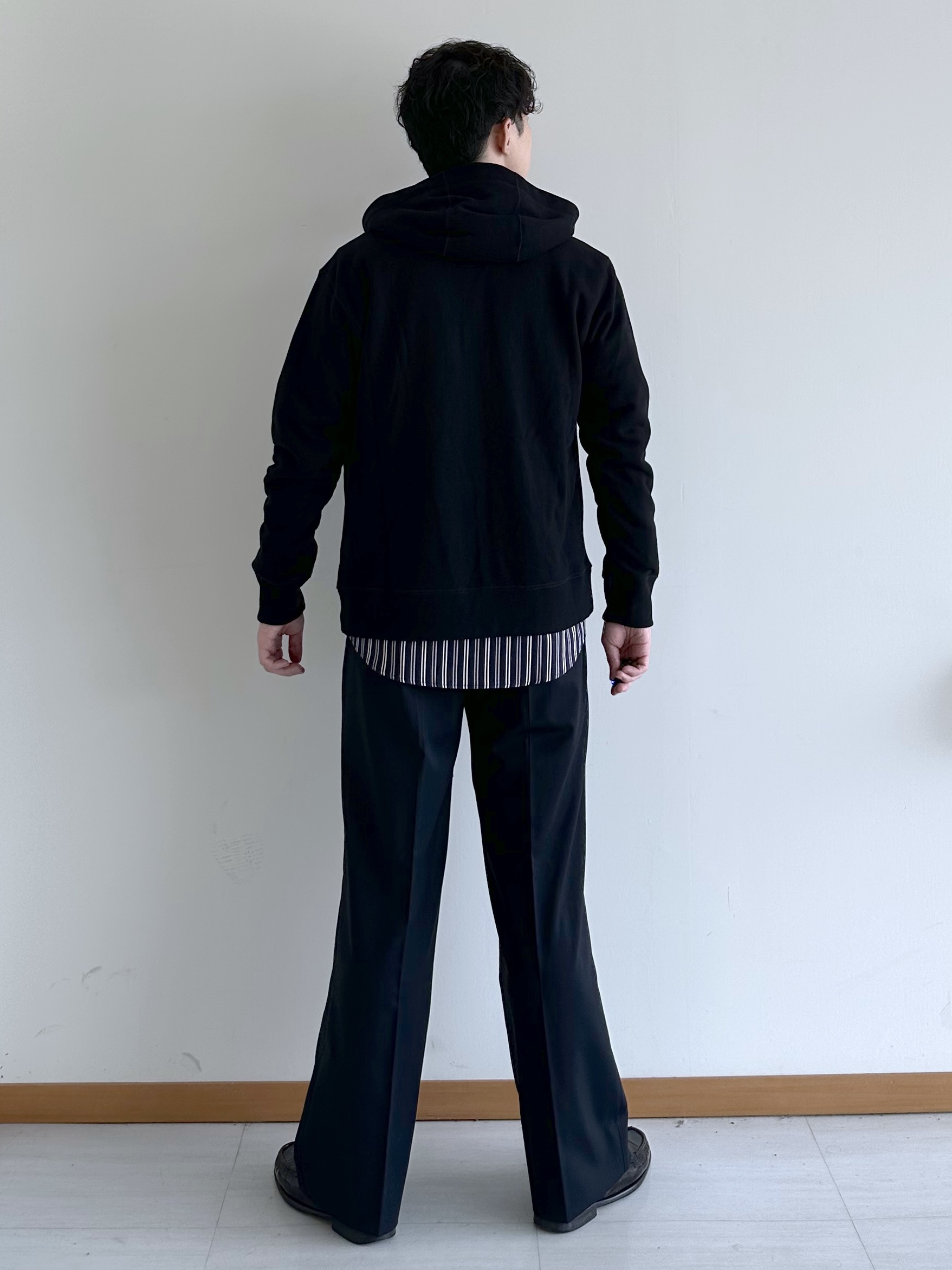 イッシーさんの「TAKEO KIKUCHI｜【BOWLER HAT LABEL】ジップアップ スウェットパーカー」を使ったコーディネート