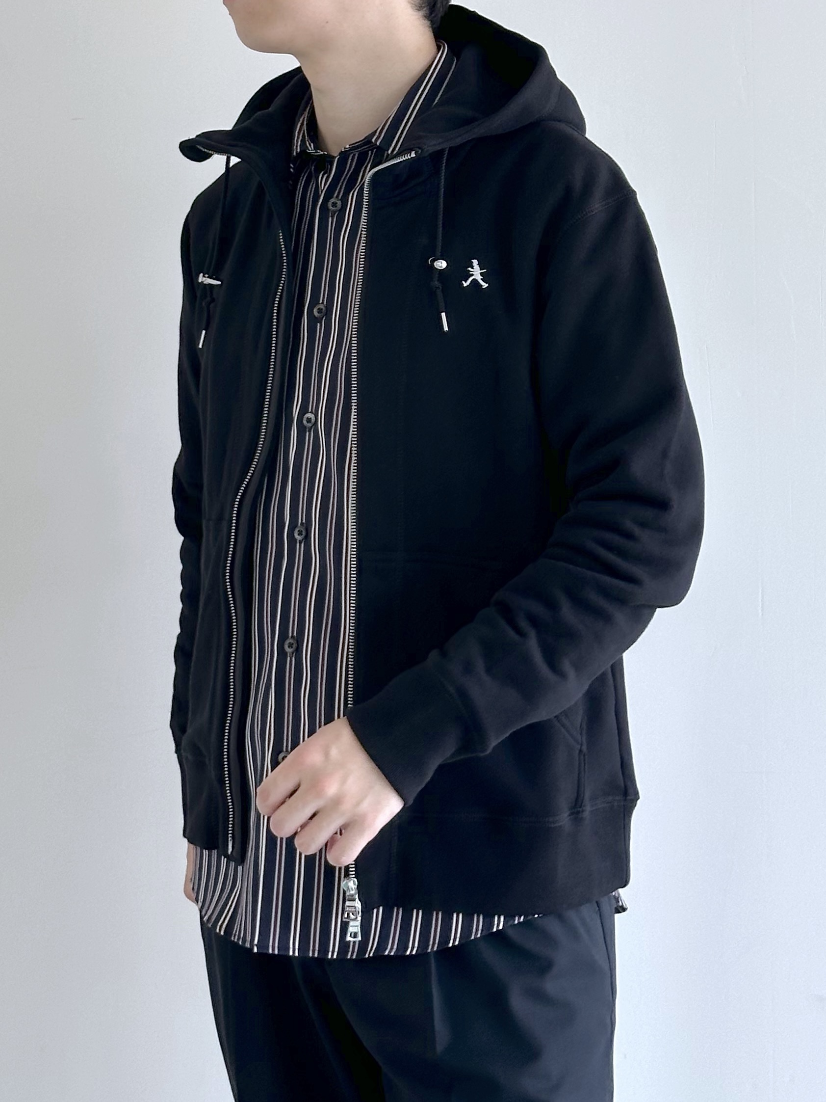 イッシーさんの「TAKEO KIKUCHI｜【BOWLER HAT LABEL】ジップアップ スウェットパーカー」を使ったコーディネート