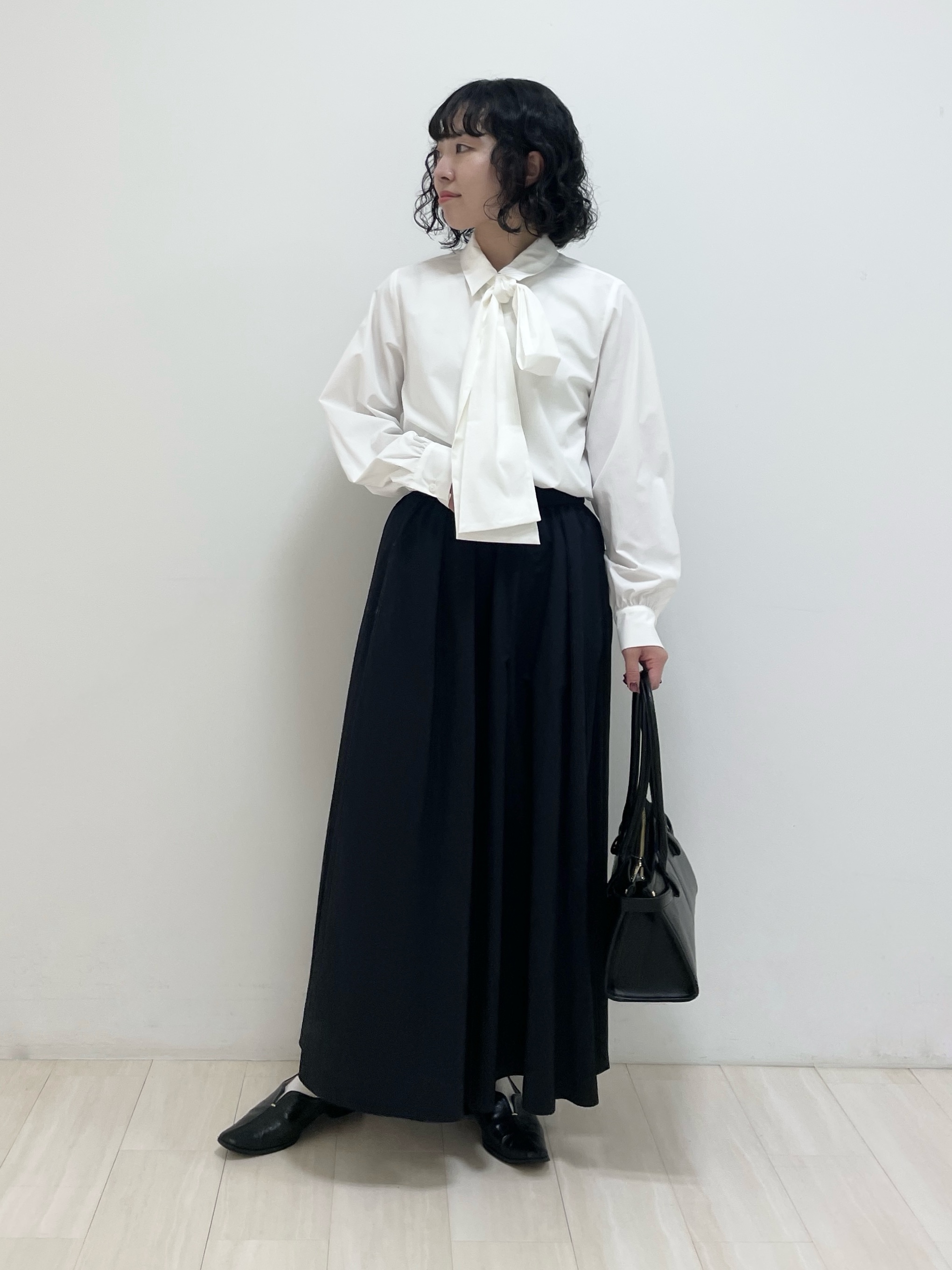 kanaさんの「INDIVI｜【ストレッチ◎】取外し可ボウタイシャツ」を使ったコーディネート