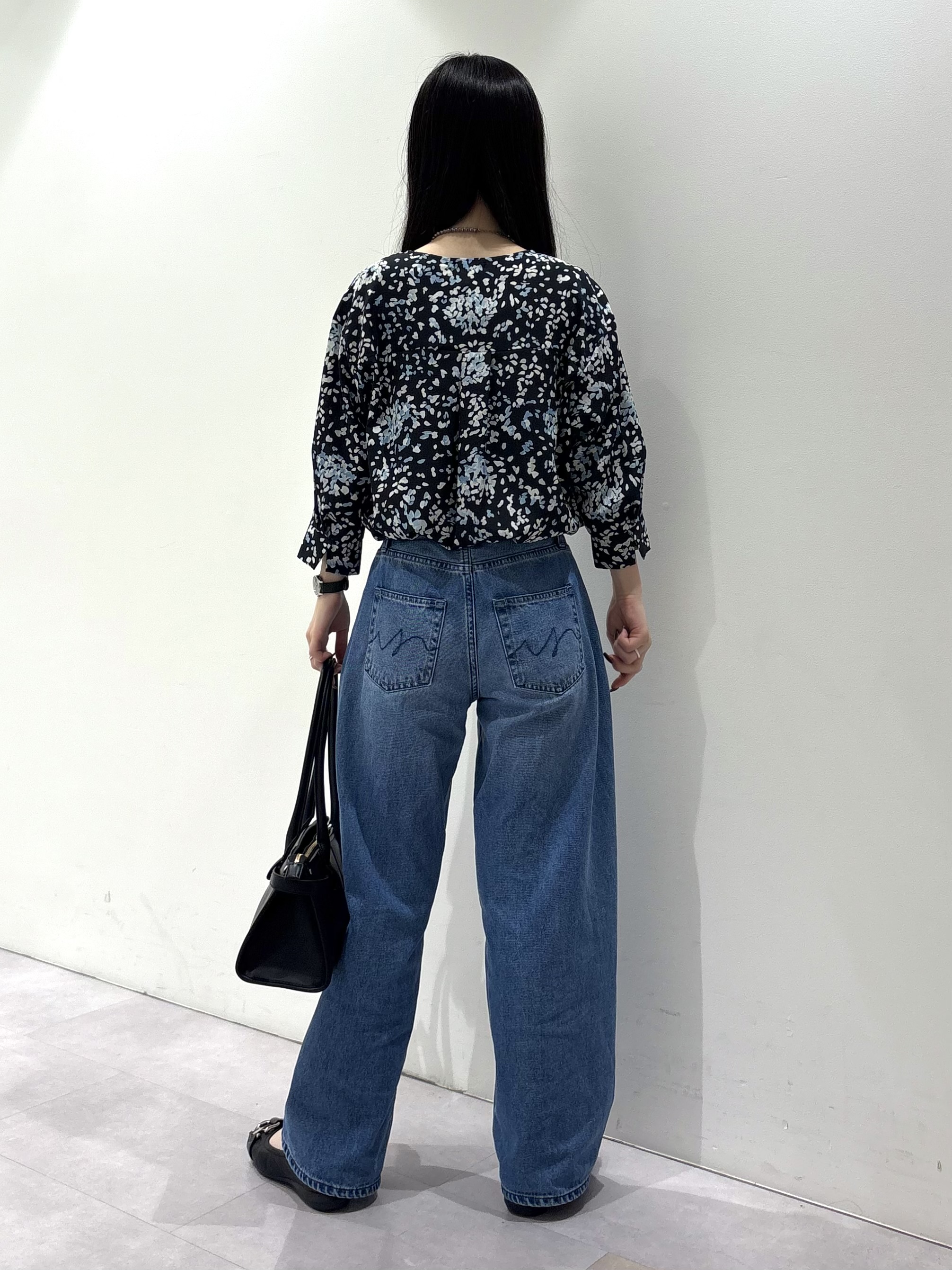 KEIKOさんの「INDIVI｜【6分袖】アートドット柄ブラウス」を使ったコーディネート