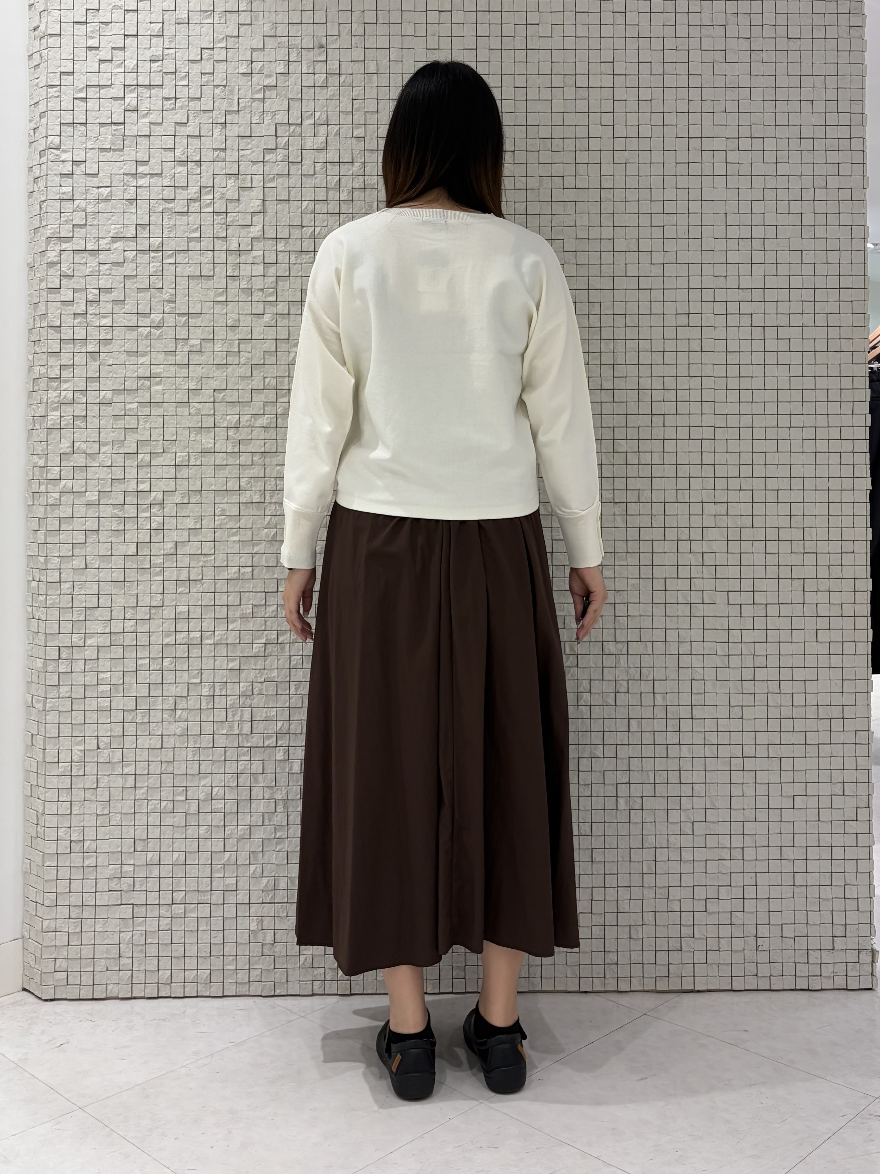 koharuさんの「INDIVI｜【選べる6色／ストレッチ◎】きれいめドルマンスリーブニット」を使ったコーディネート