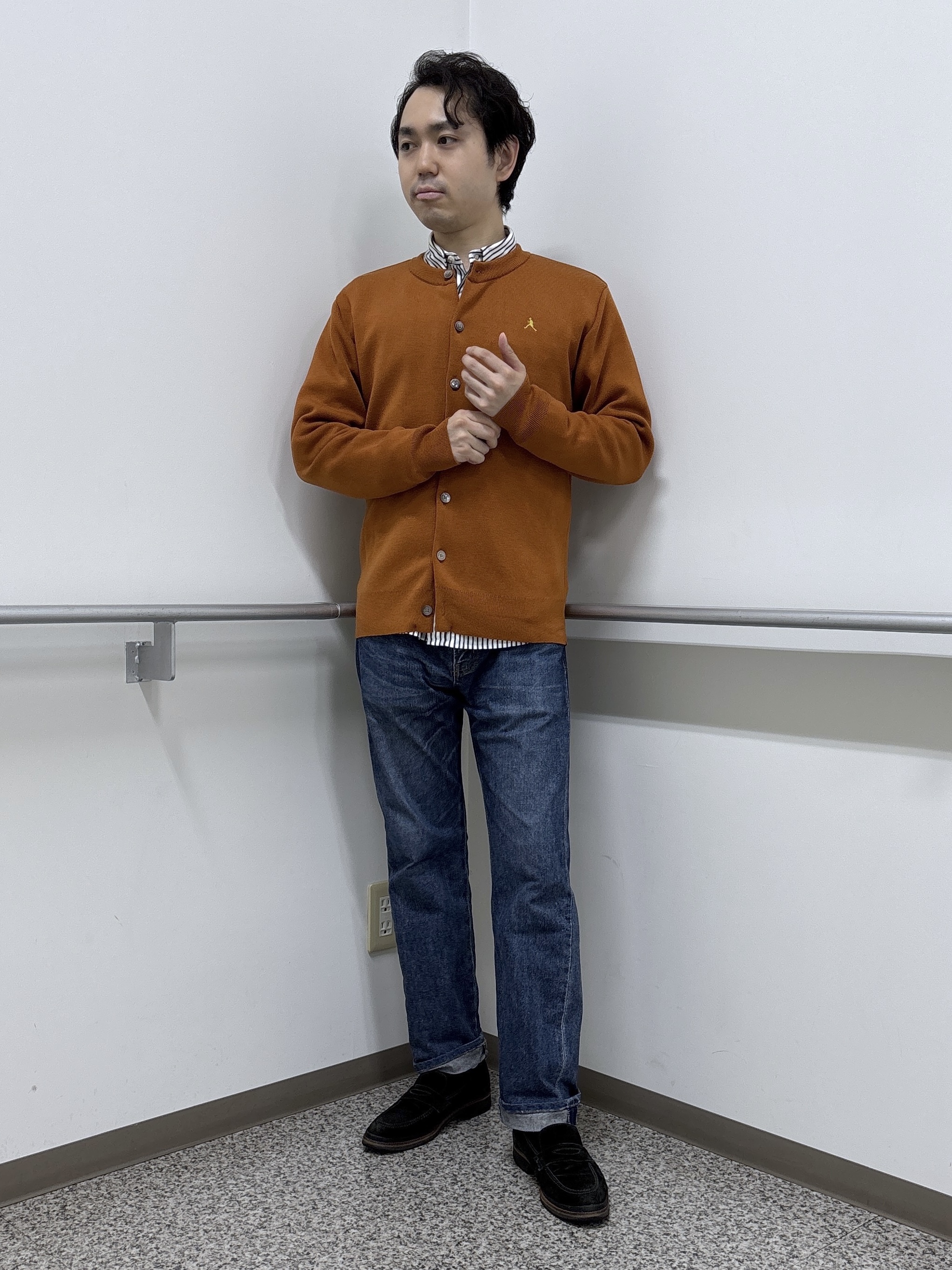 KEIさんの「TAKEO KIKUCHI｜【BOWLER HAT LABEL】日本製クルーネックカーディガン」を使ったコーディネート