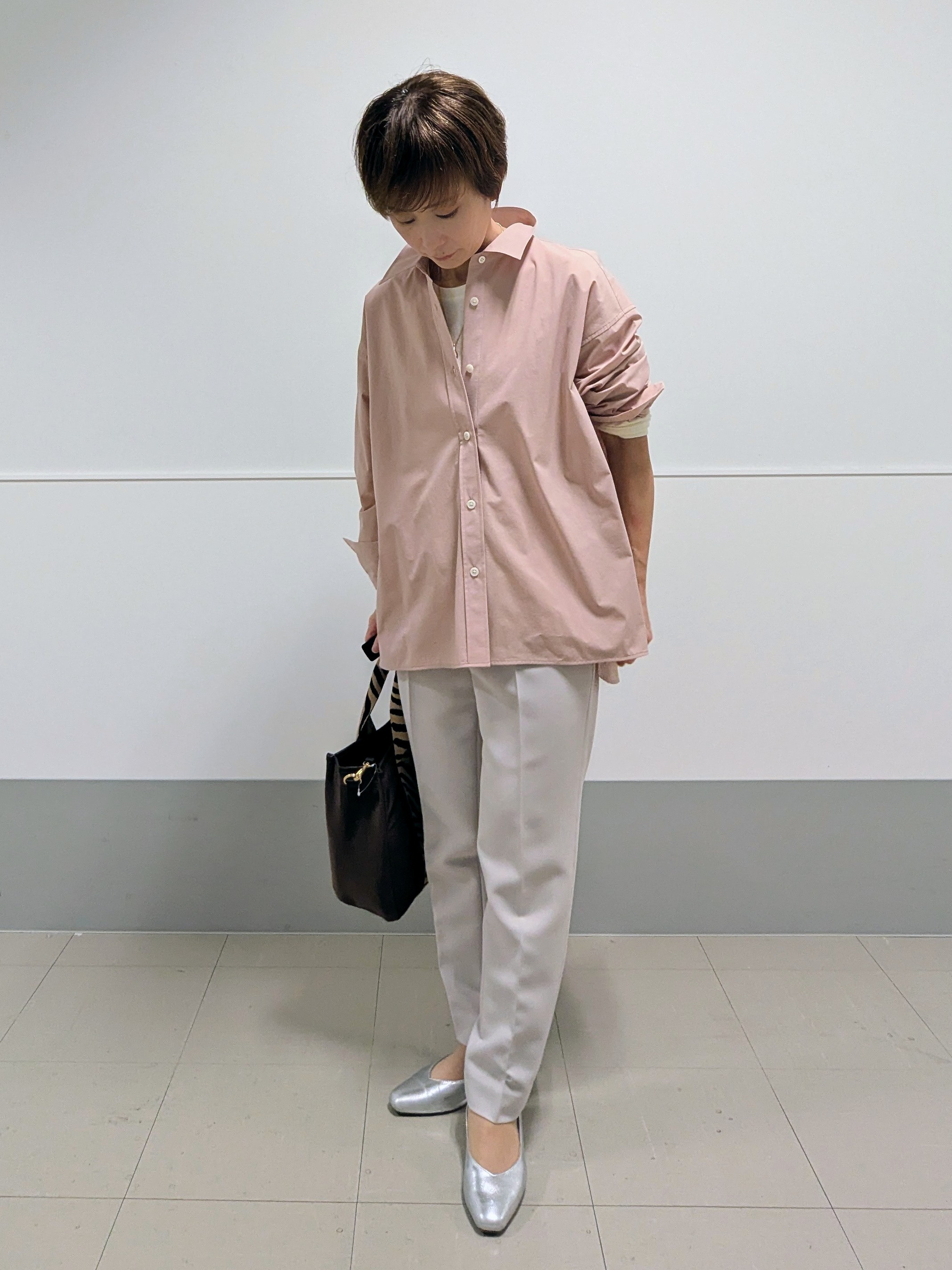 nishiさんの「Reflect｜【羽織◎】オフボディシルエットシャツ」を使ったコーディネート