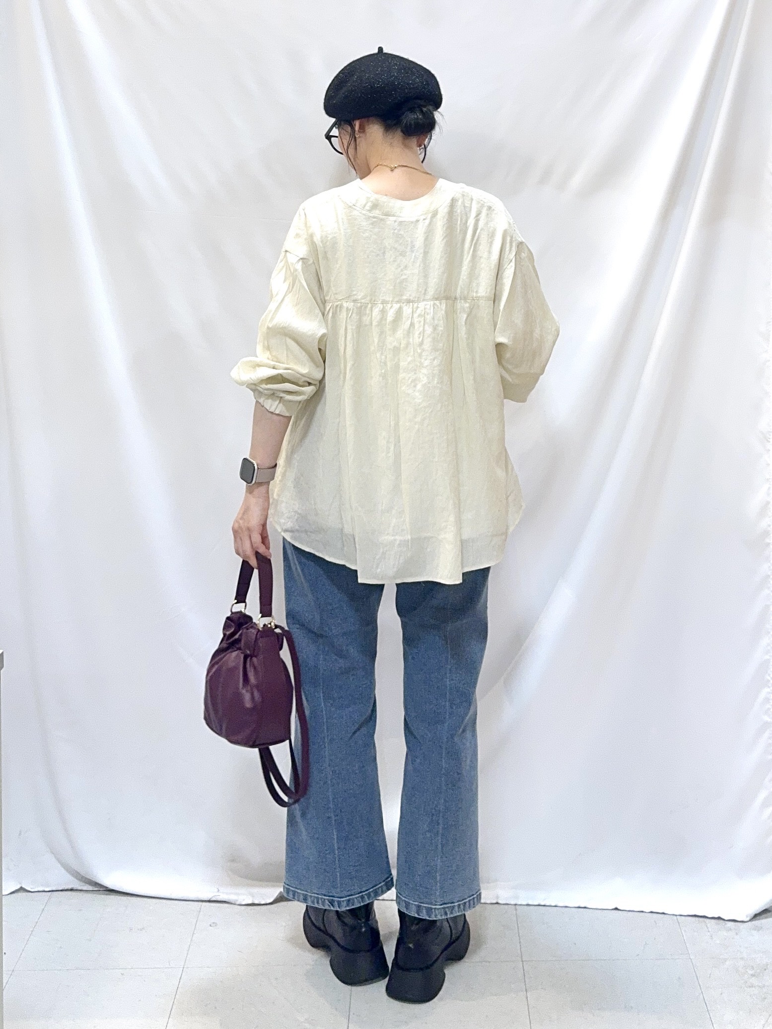 𝐇𝐢𝐫𝐨𝐦𝐢さんの「SHOO･LA･RUE｜【S-LL/洗濯機可】着痩せシルエット シャーリングシャツカーディガン」を使ったコーディネート